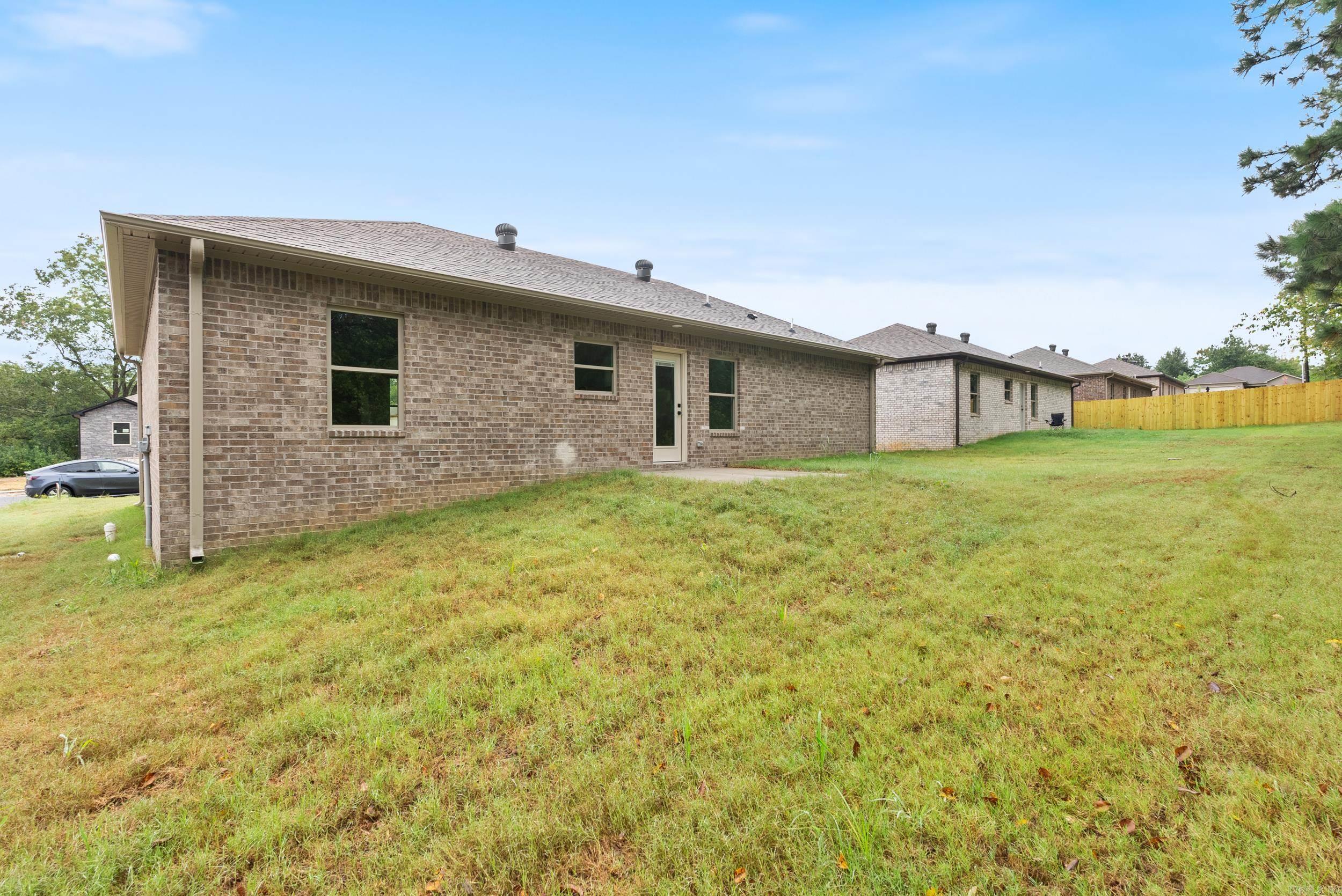 PAW'S PLACE - Residential