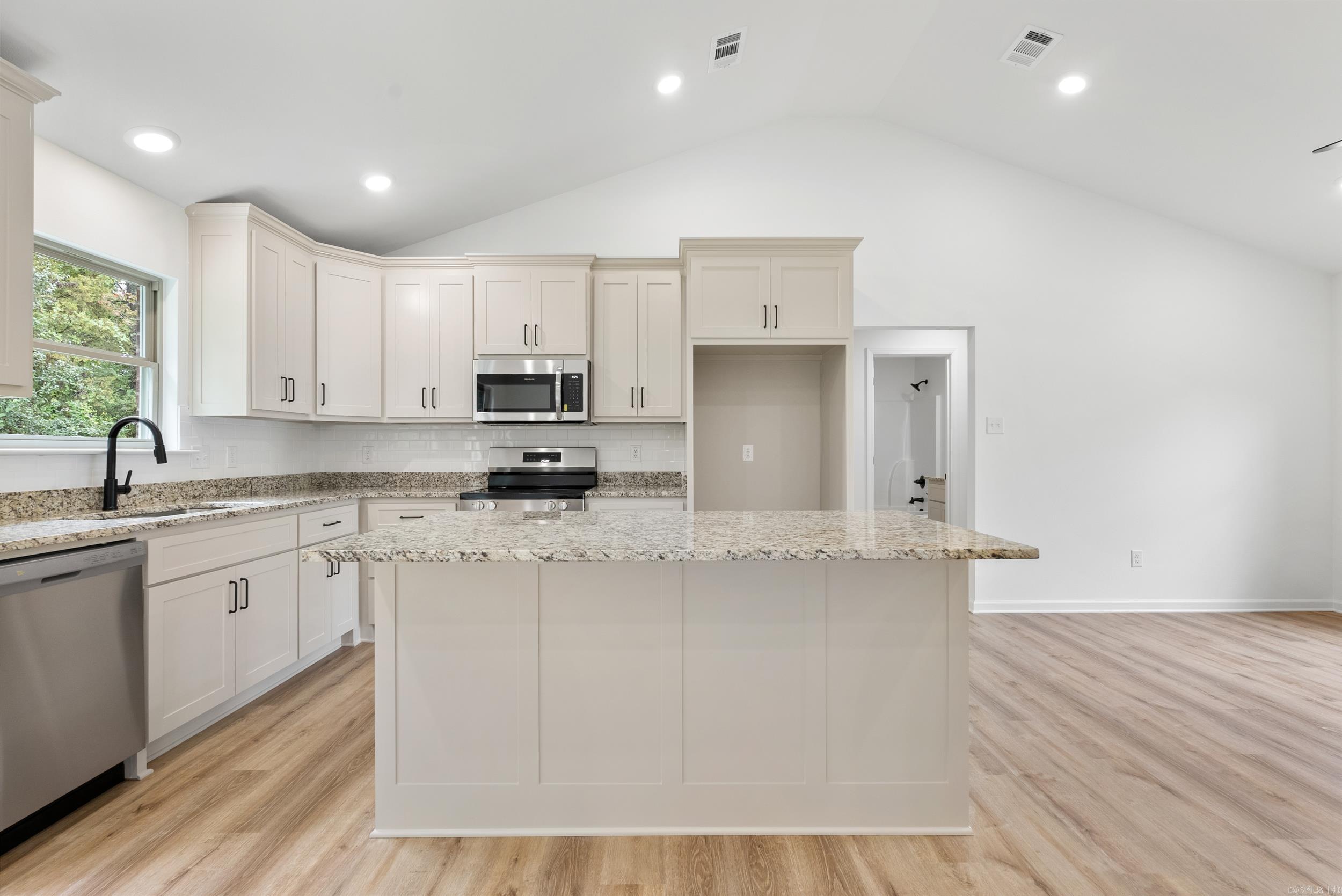 PAW'S PLACE - Residential