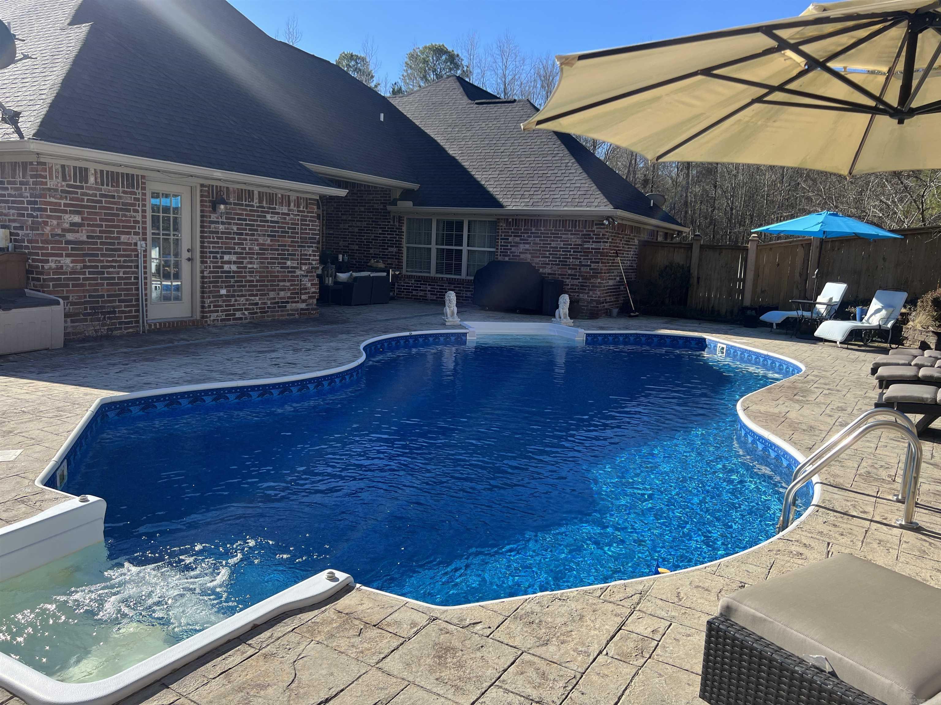 NESTLEWOOD EAST - Residential