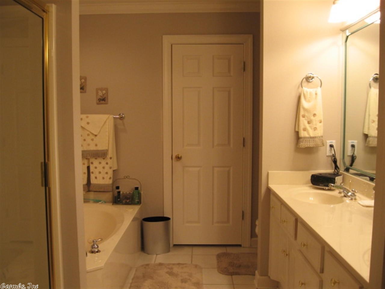 COUNTRY CLUB OF ARK THE - Residential