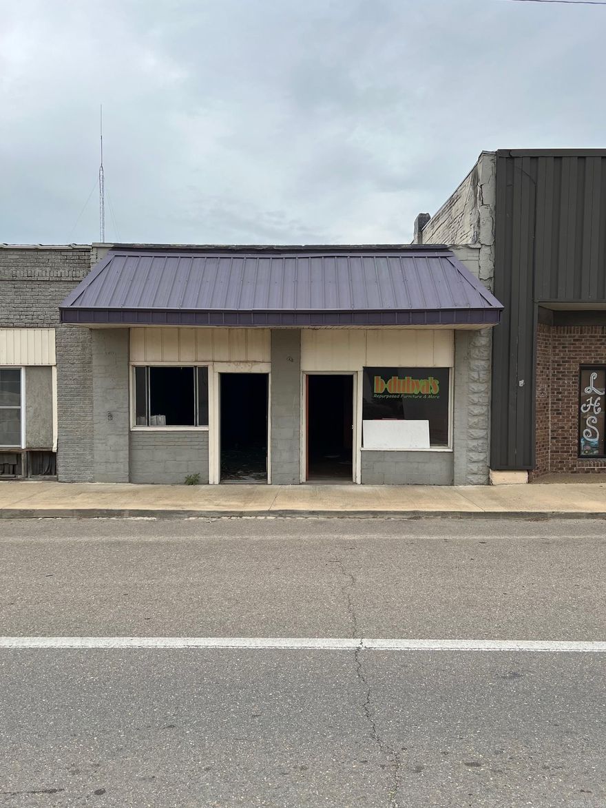 One building with two rentals downtown leachville.  Building needs a new roof but the price is right and potential is there. Price reduced for a quick cash sale