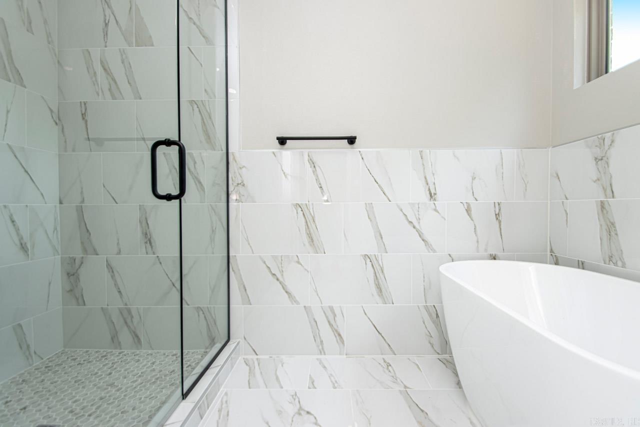 FIELDS OF HURRICANE LAKE ESTATES - Residential