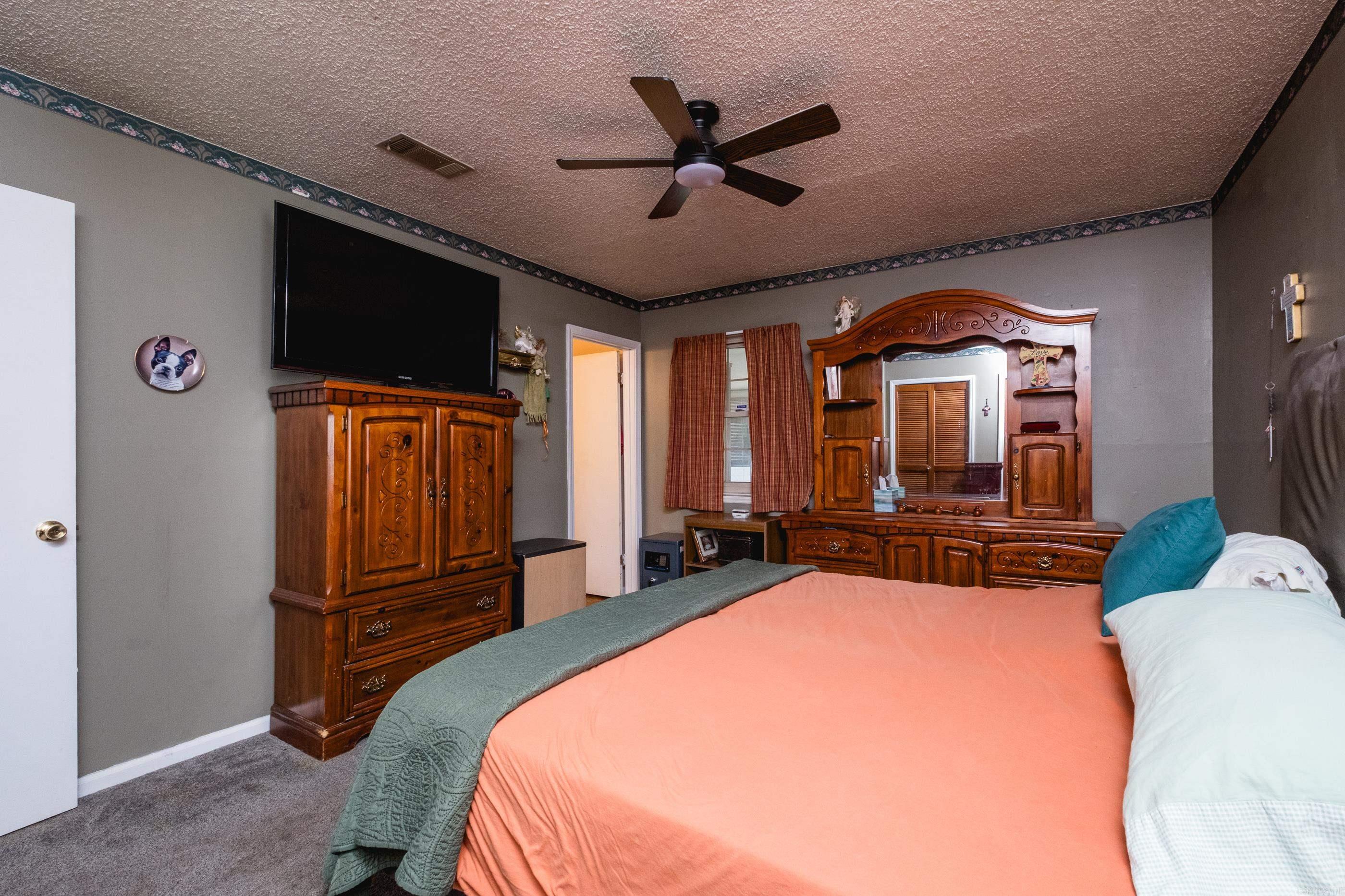 North Hills Manor - Residential