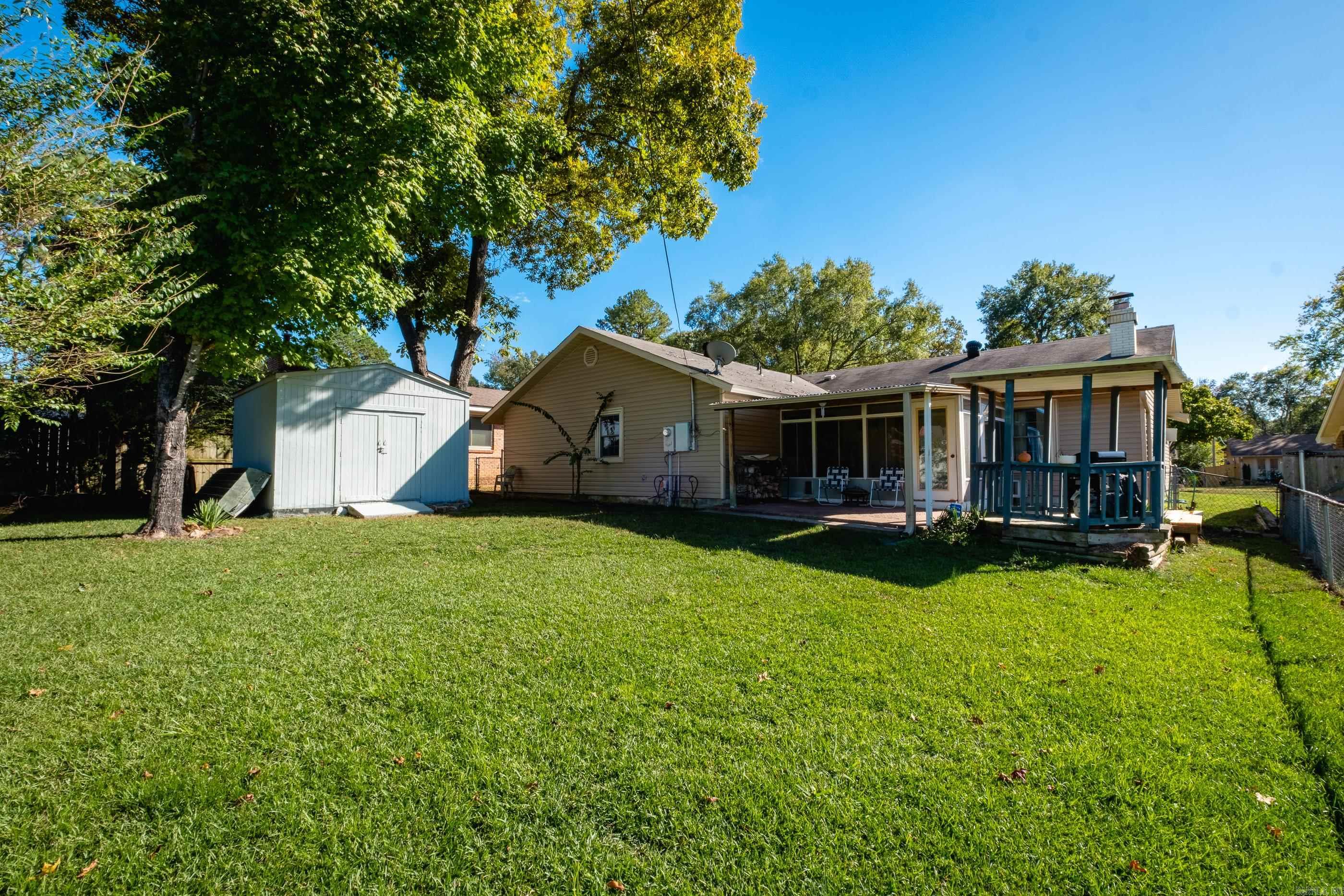 North Hills Manor - Residential