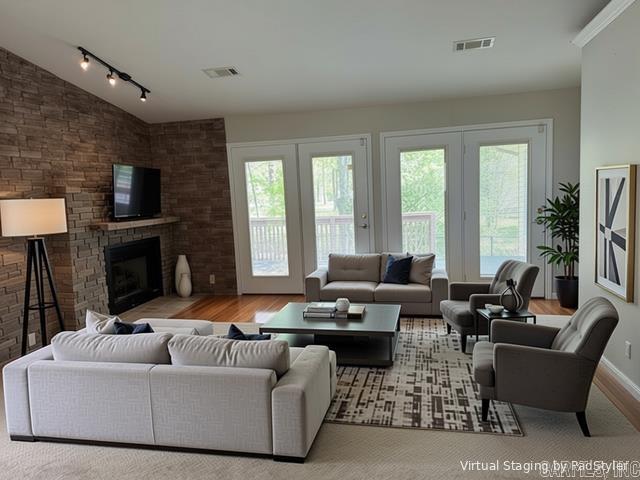 CASTLE RIDGE - Residential