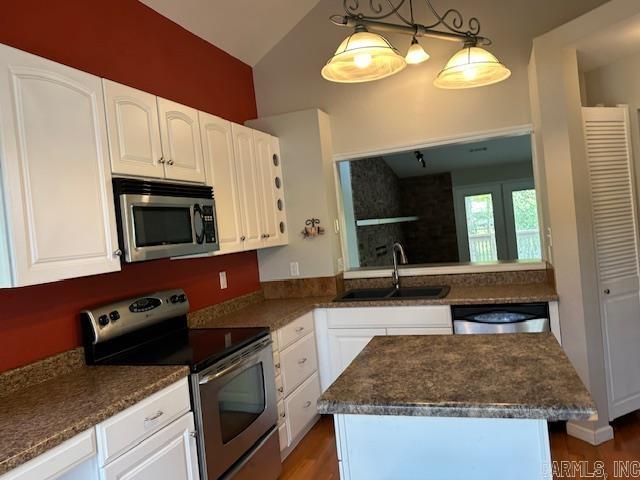 CASTLE RIDGE - Residential