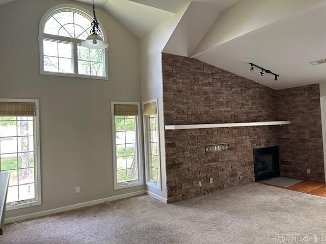 CASTLE RIDGE - Residential