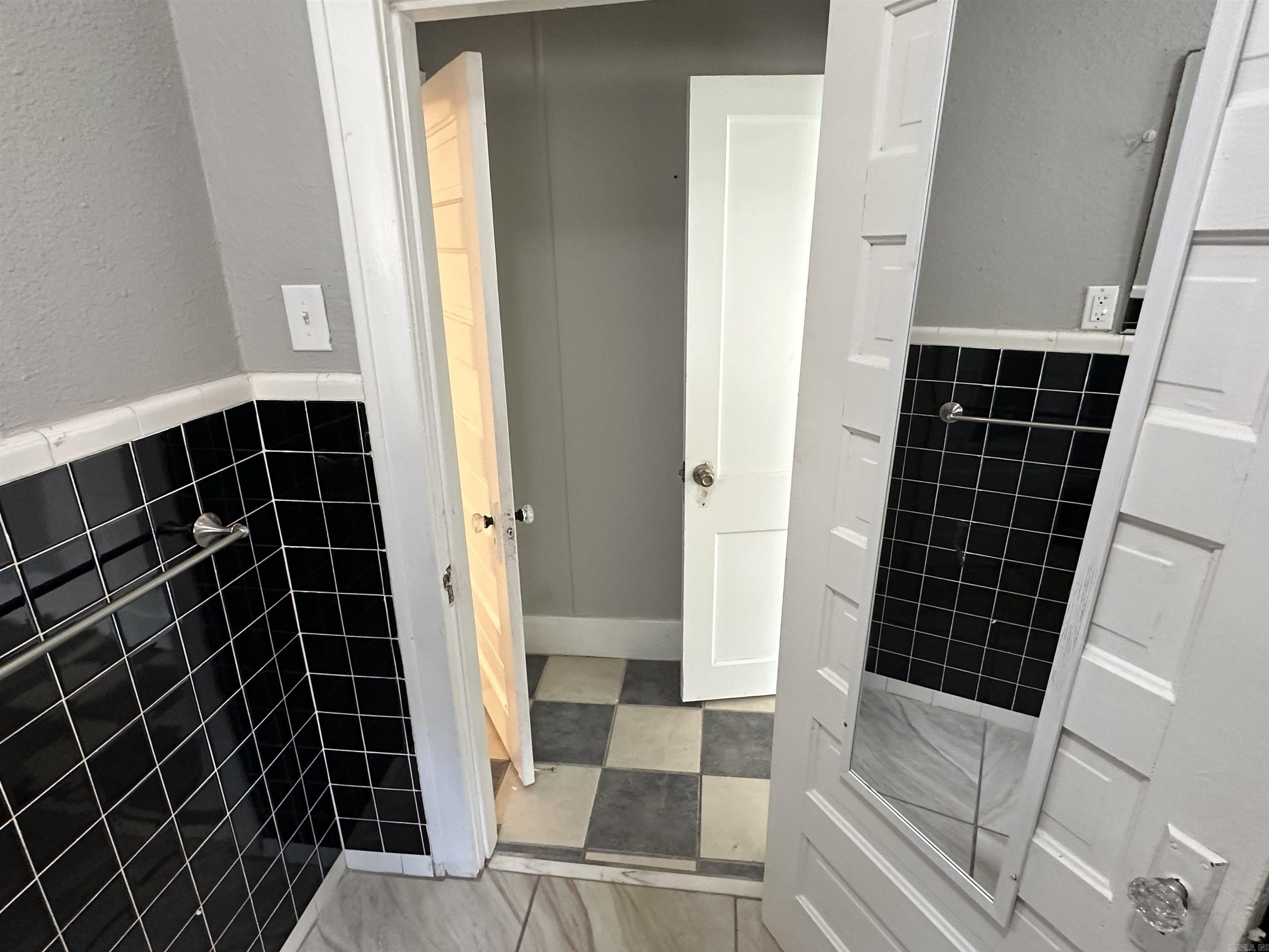 Fleming & Bradford - Residential Lease