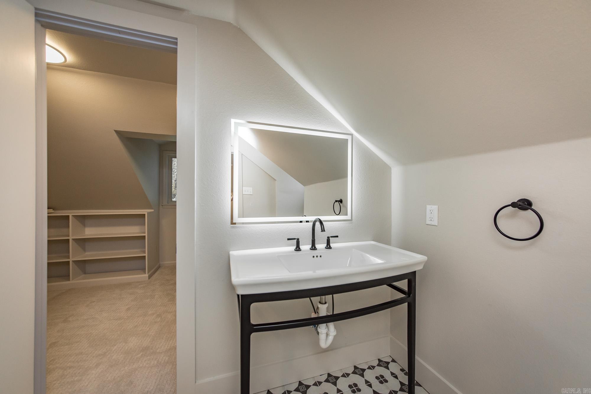 MIDLAND HILLS - Residential