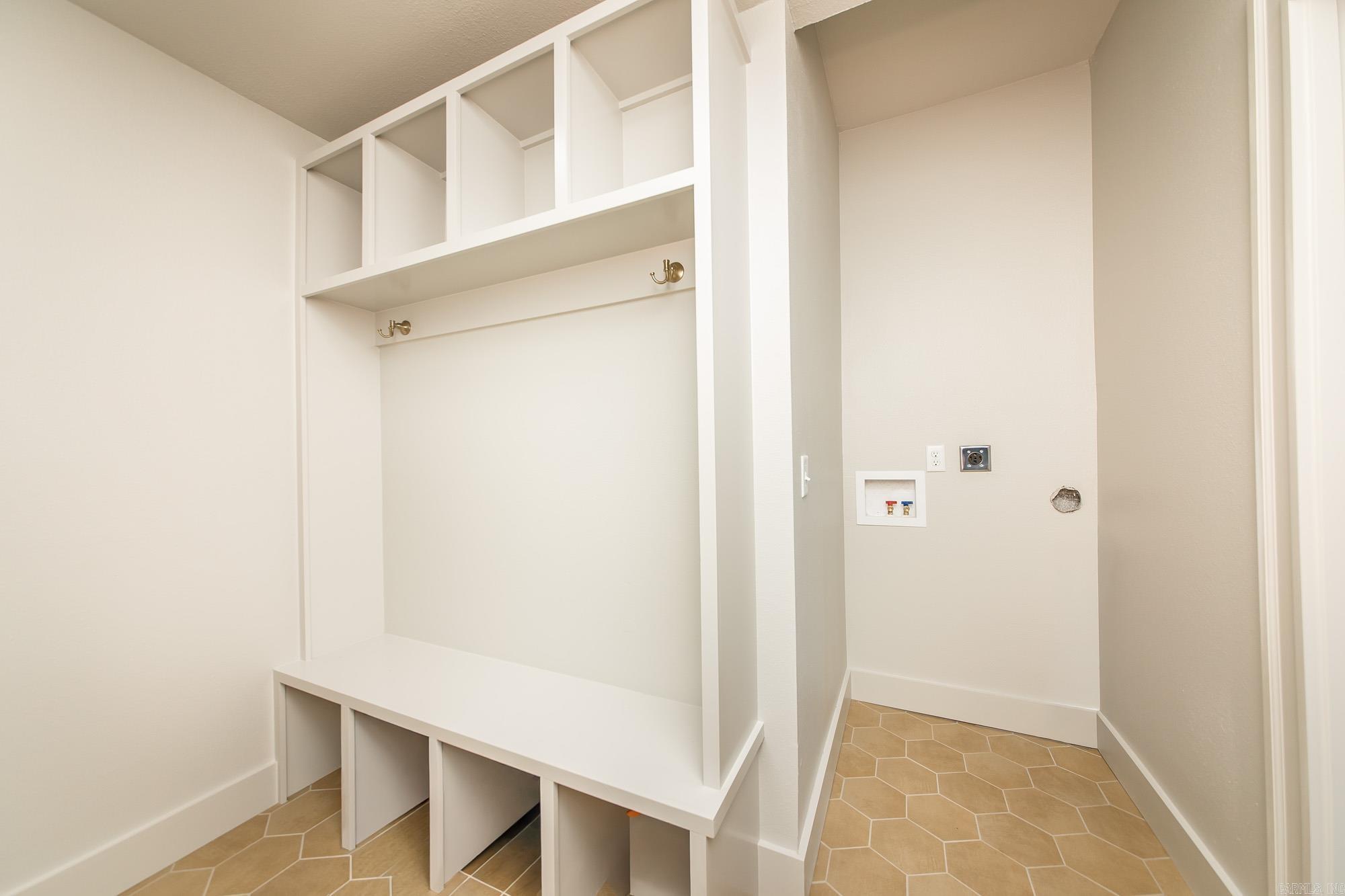 MIDLAND HILLS - Residential