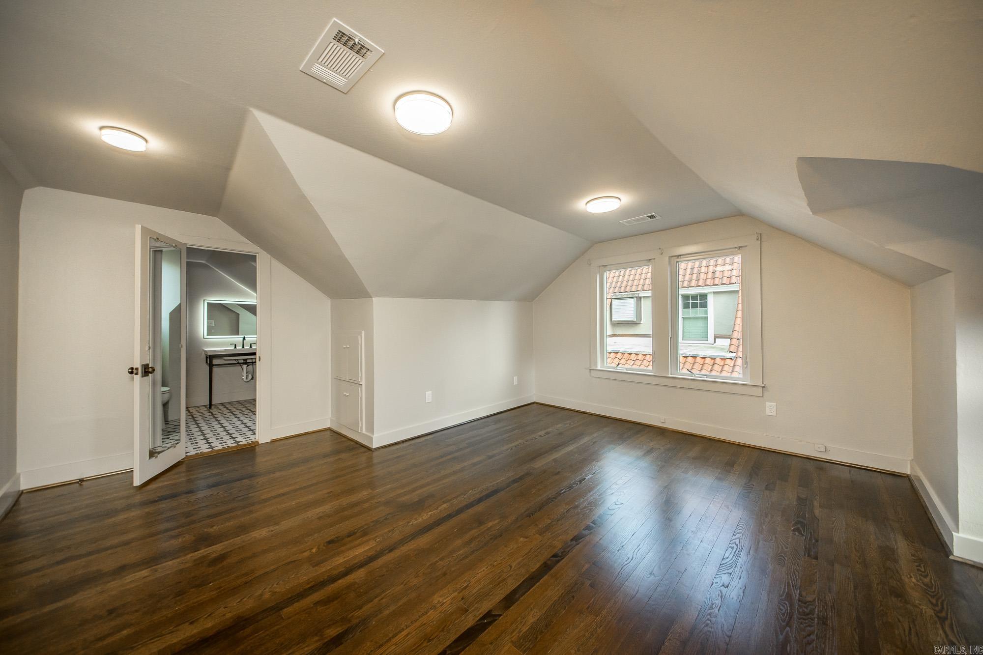 MIDLAND HILLS - Residential