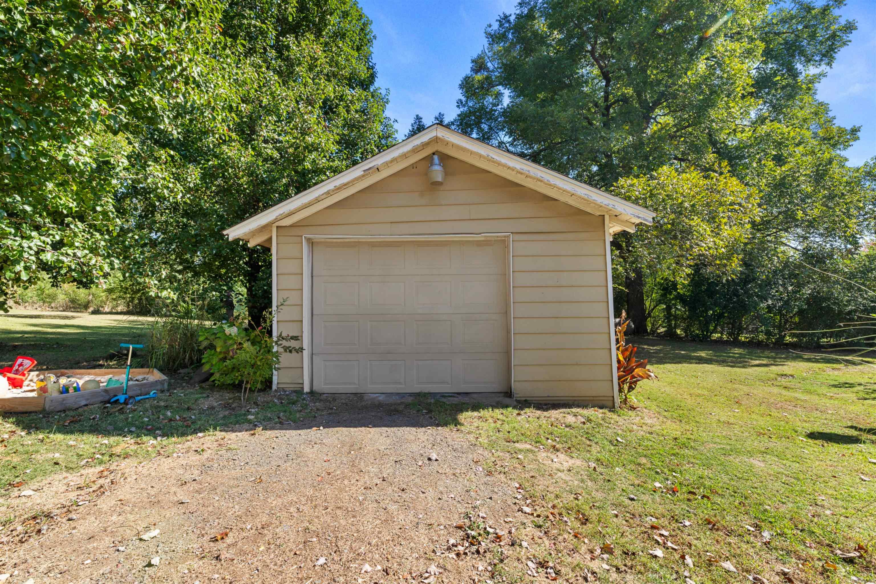 EL PASO (TOWN OF) - Residential