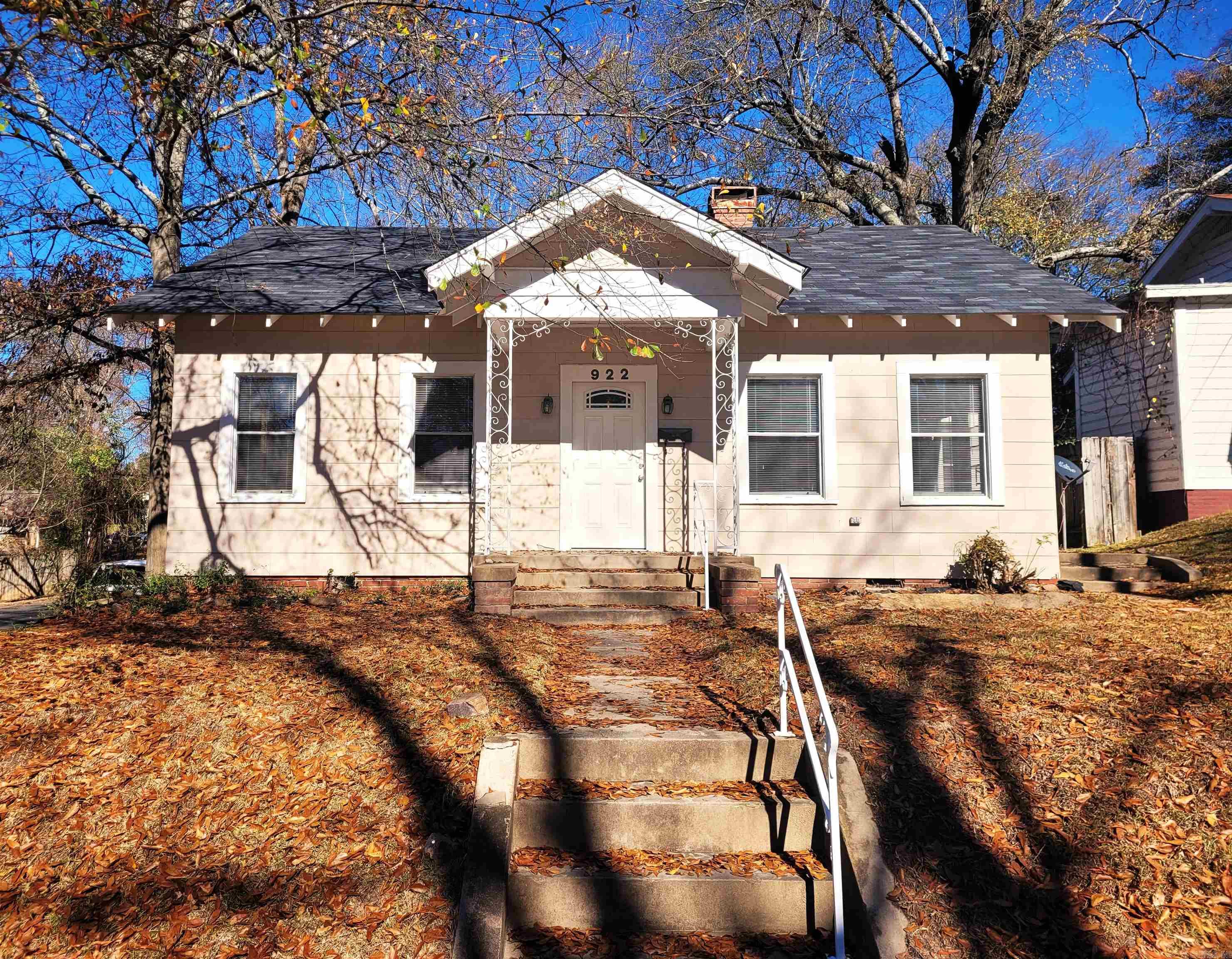 This two bedroom one bath might be the home you are looking for. It comes with a new fenced back yard, new roof, along with central heat and air. Give David a call at 870-314-1658 or Century 21 United 870-863-4011