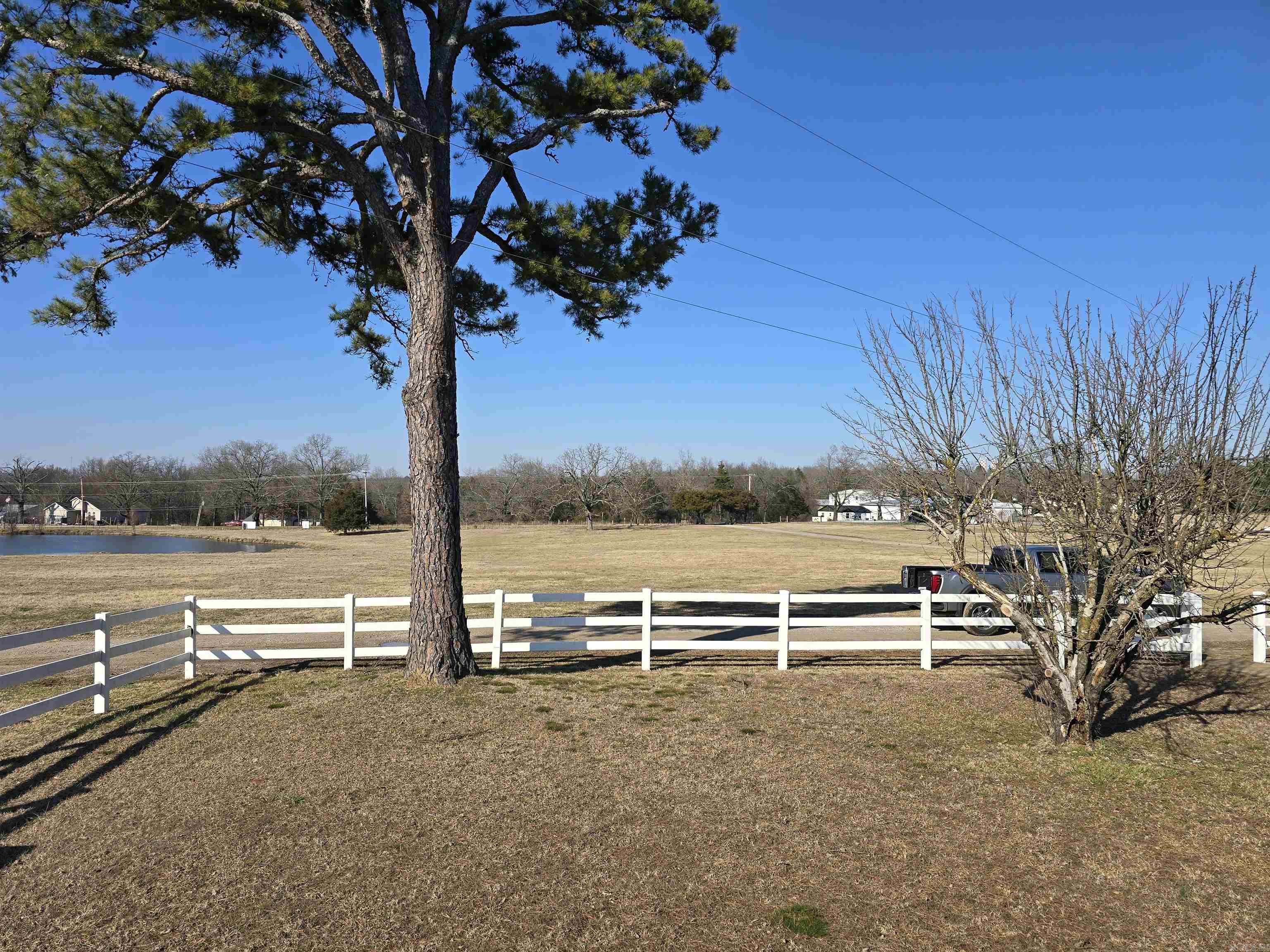 SOUTHSIDE M&B - Land