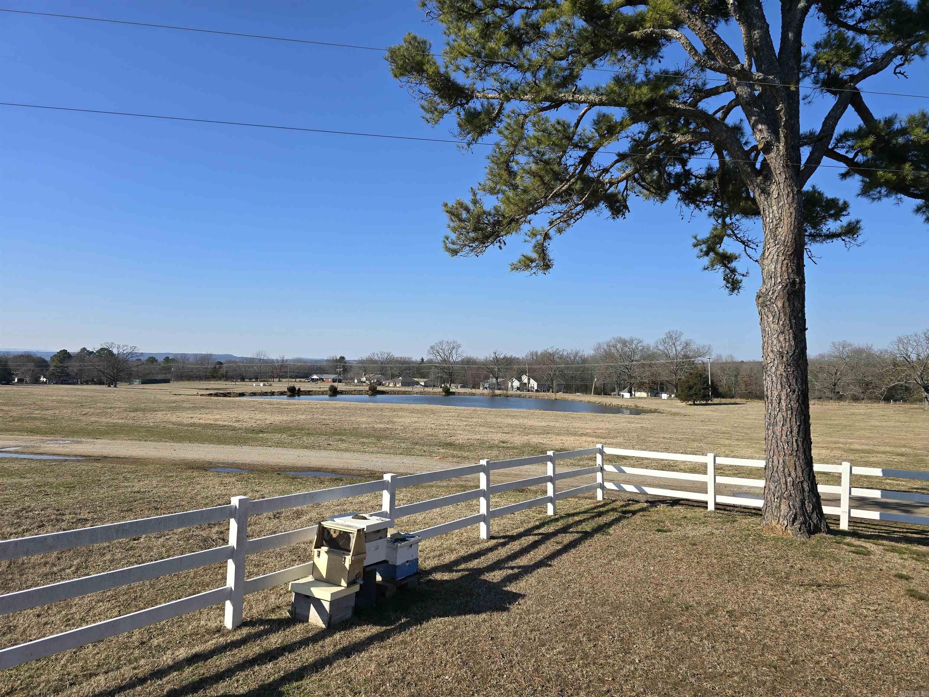 SOUTHSIDE M&B - Land