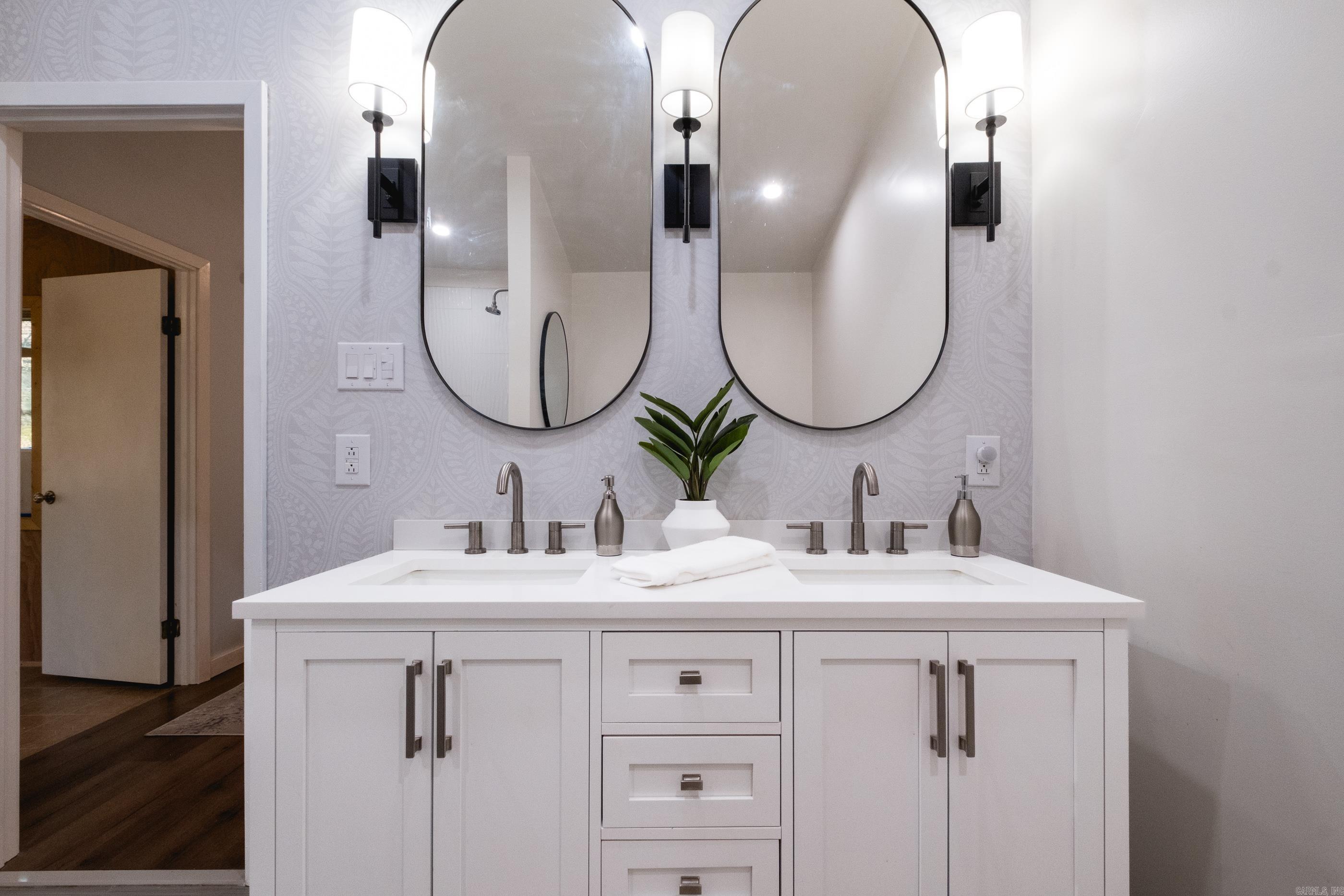 SPRING VALLEY MANOR - Residential