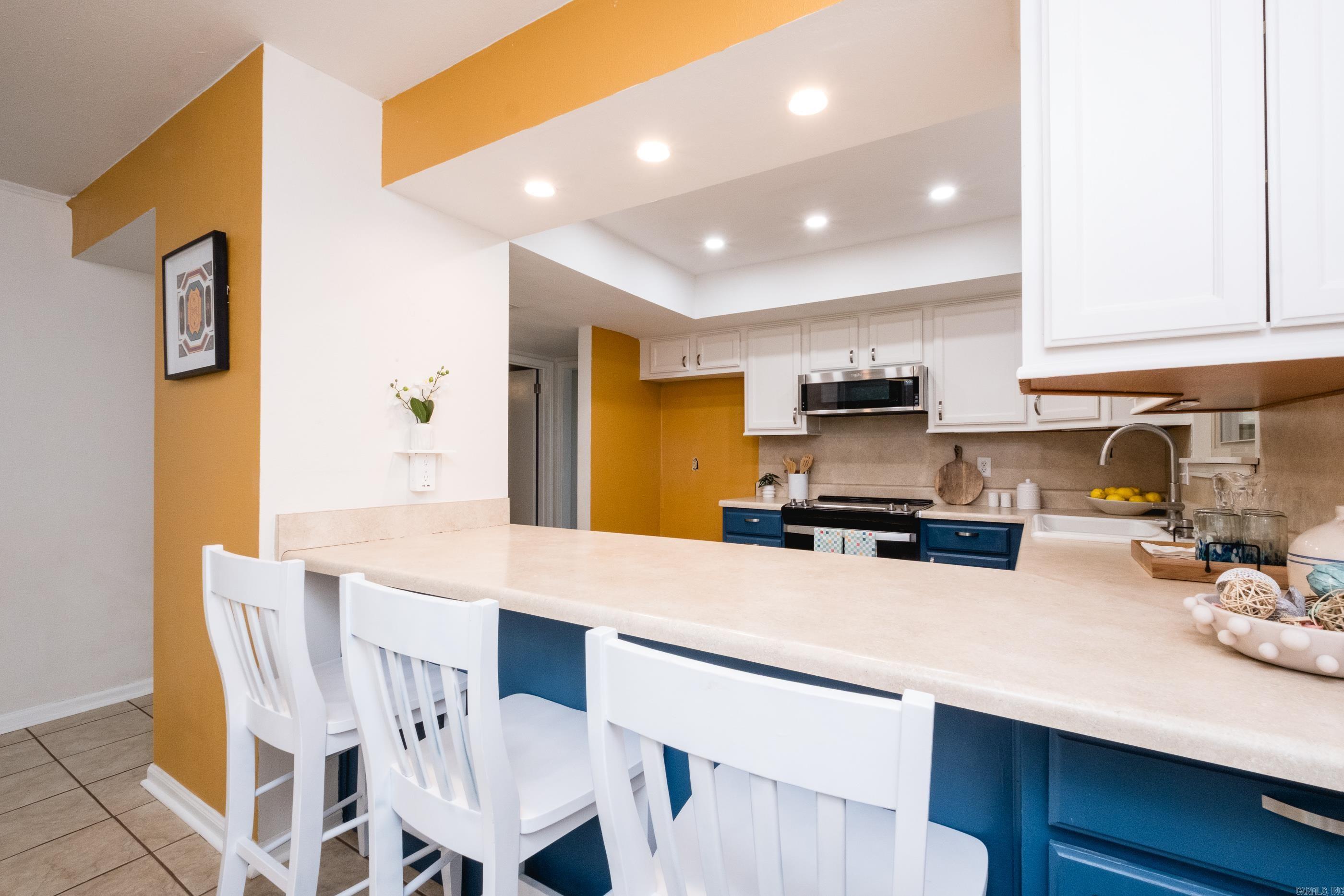 SPRING VALLEY MANOR - Residential