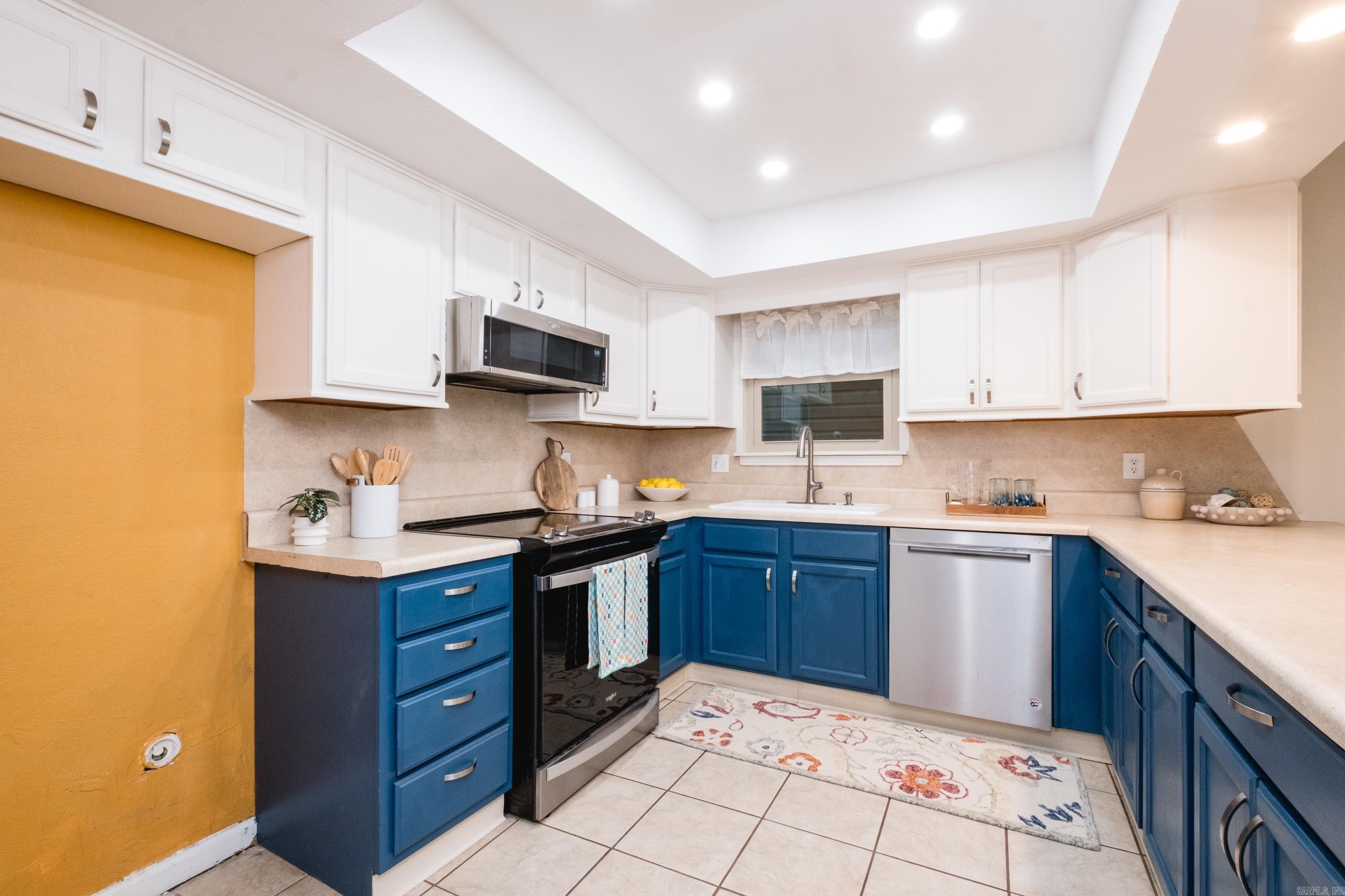 SPRING VALLEY MANOR - Residential