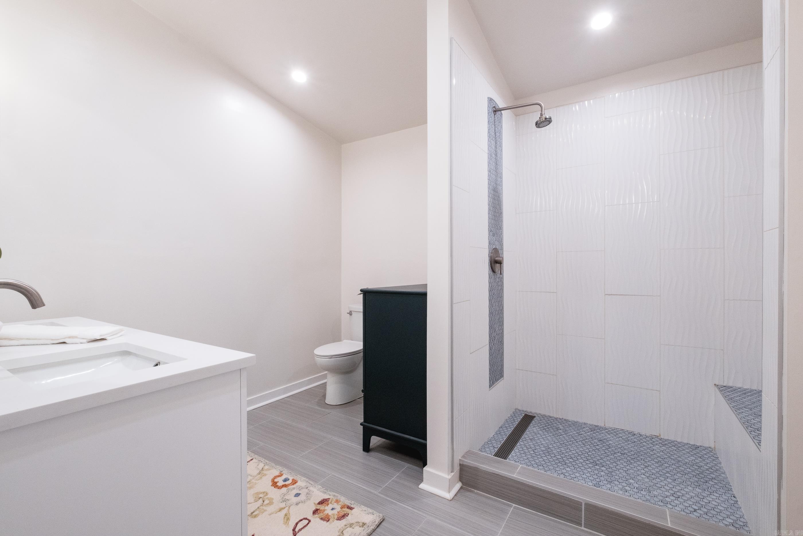 SPRING VALLEY MANOR - Residential