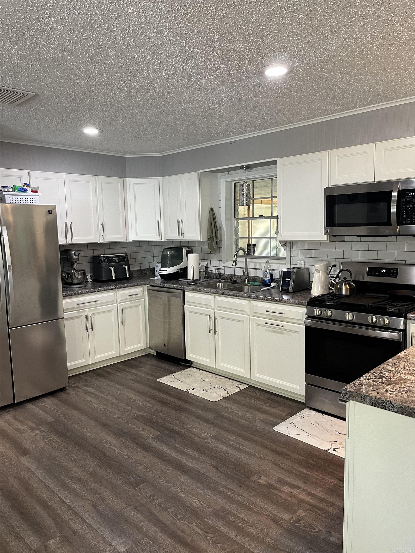 WESTERN PINES - Residential