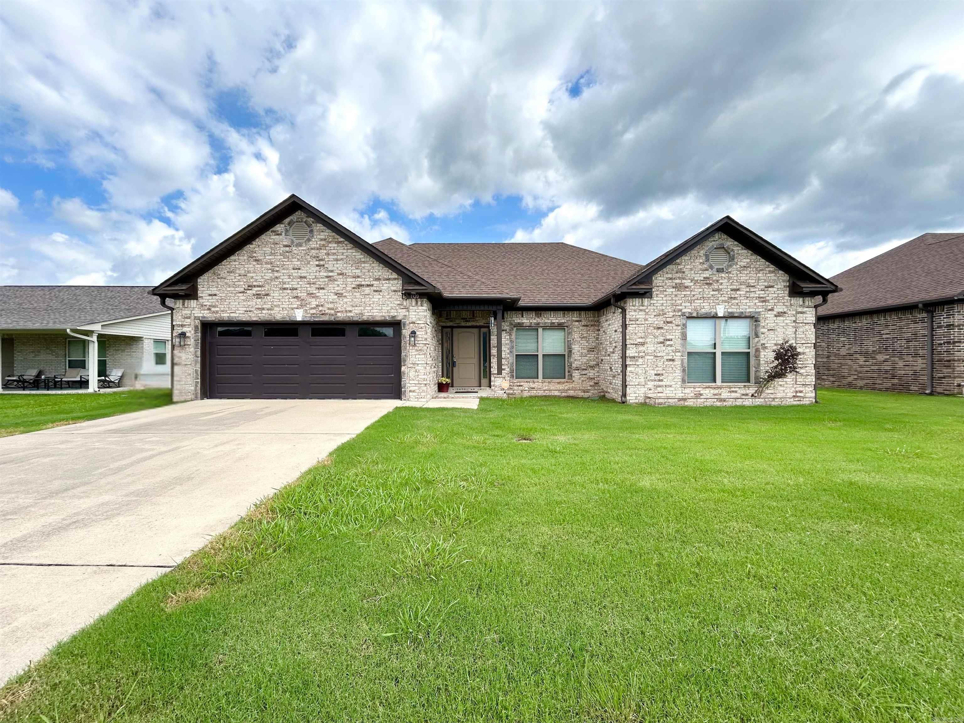 Makenna Cove - Residential