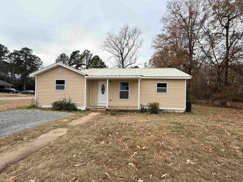 Photo of 719 Beatrice St. St, Fordyce, AR 71742 (MLS # 25049777)