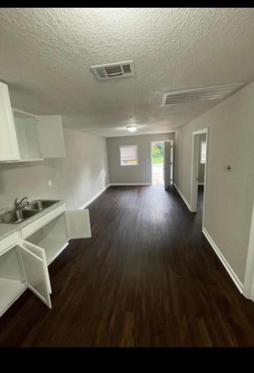 ELLIOT - Residential Lease