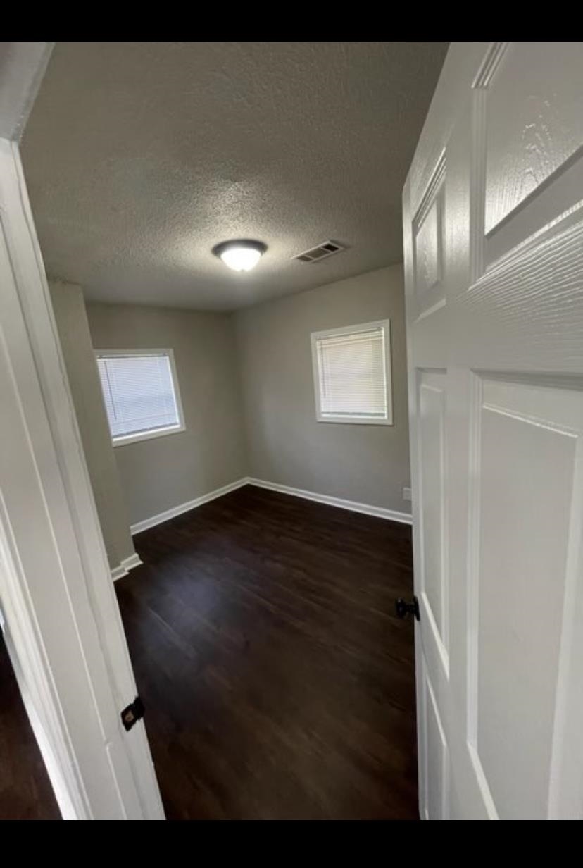 ELLIOT - Residential Lease