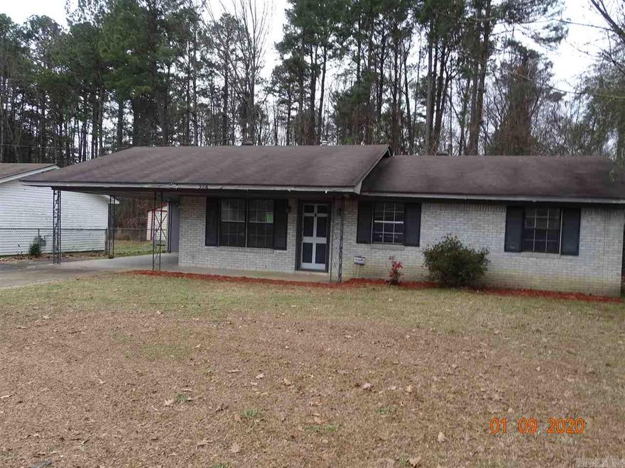 Check out this home!!  This home features 4 bedroom, 2 baths and 2 living area. It has a fenced yard and outside storage.  Go to HomePath.com to submit an offer.