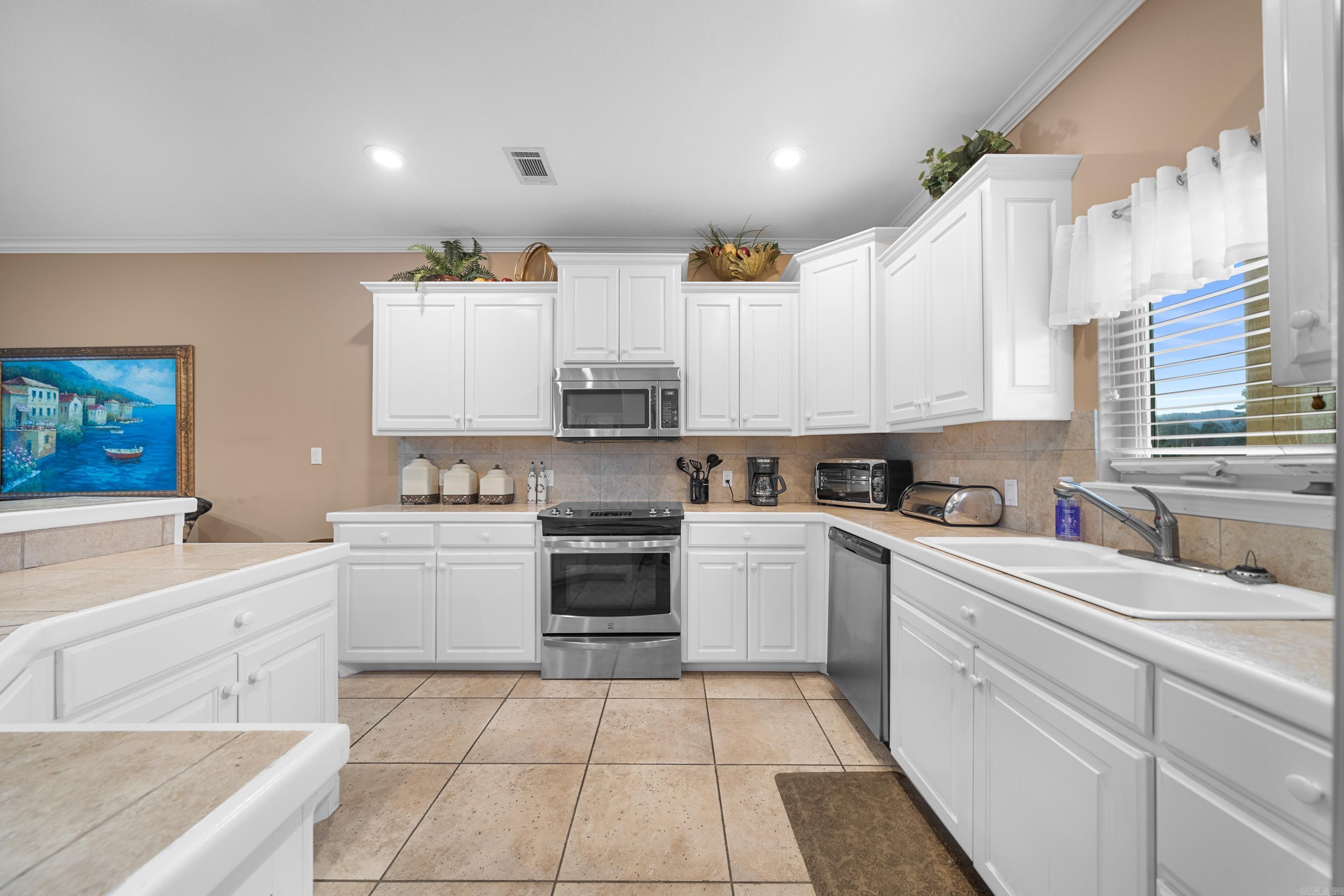 WATERS EDGE HPR - Residential