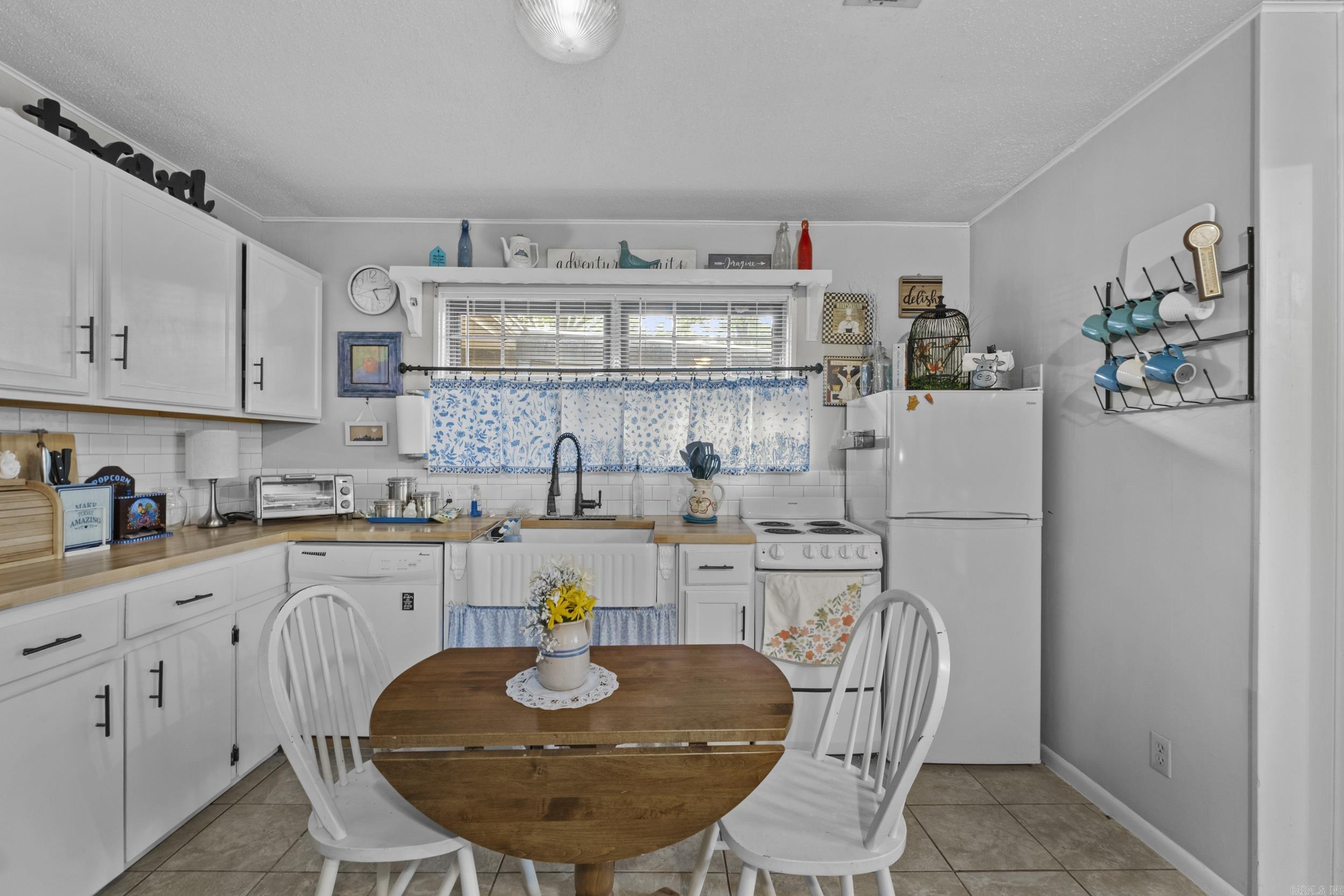 INDIAN HILLS - Residential