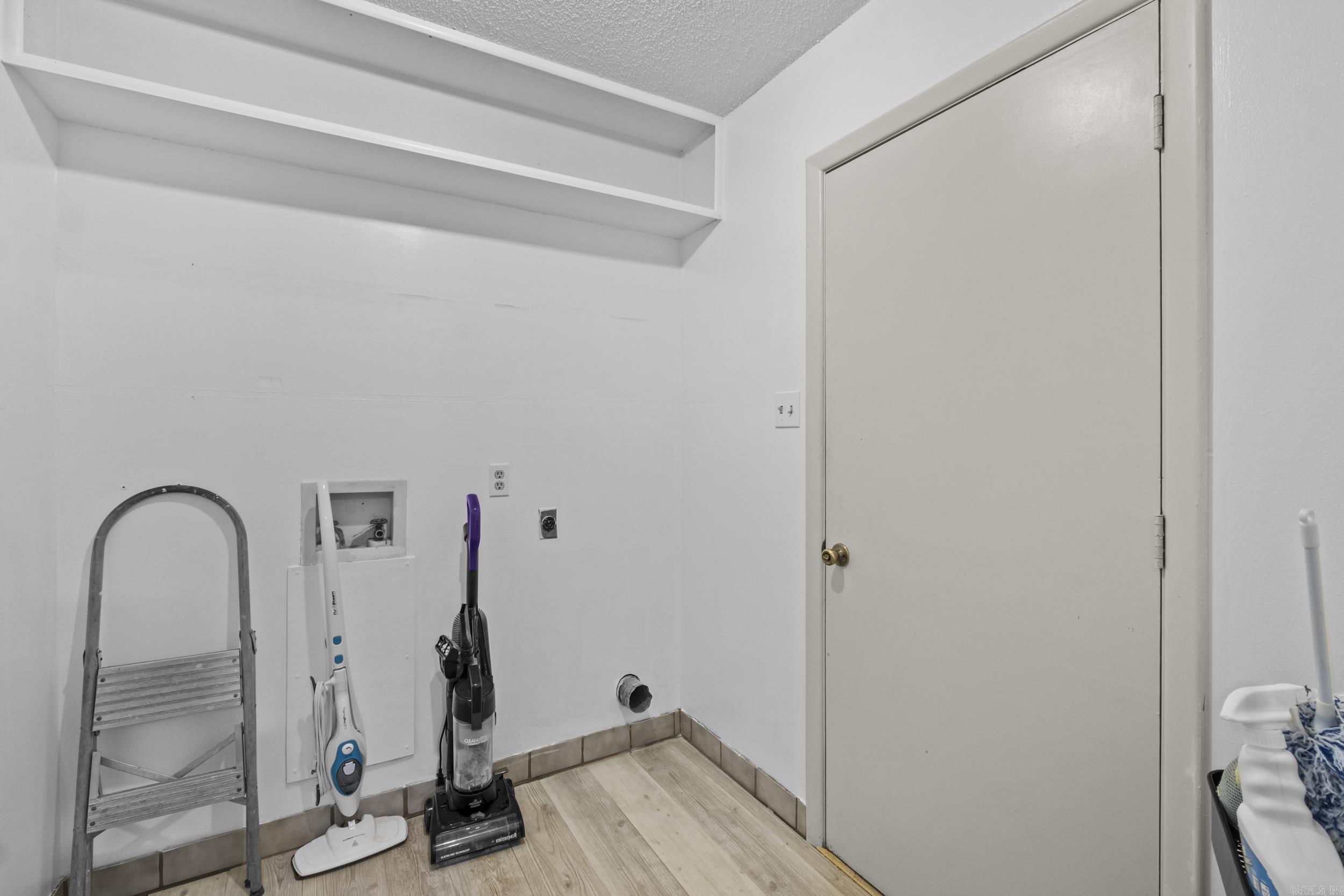 INDIAN HILLS - Residential