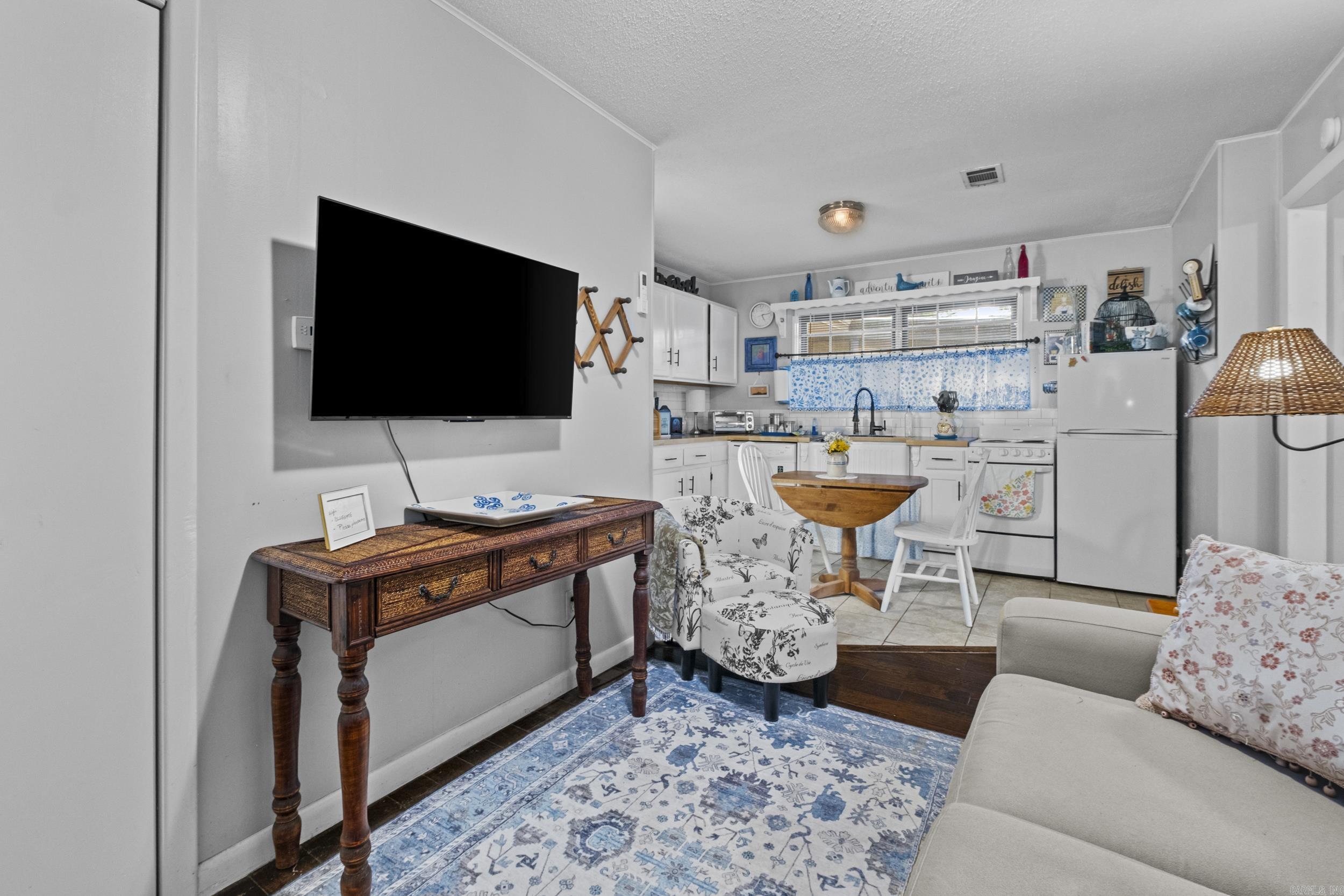 INDIAN HILLS - Residential