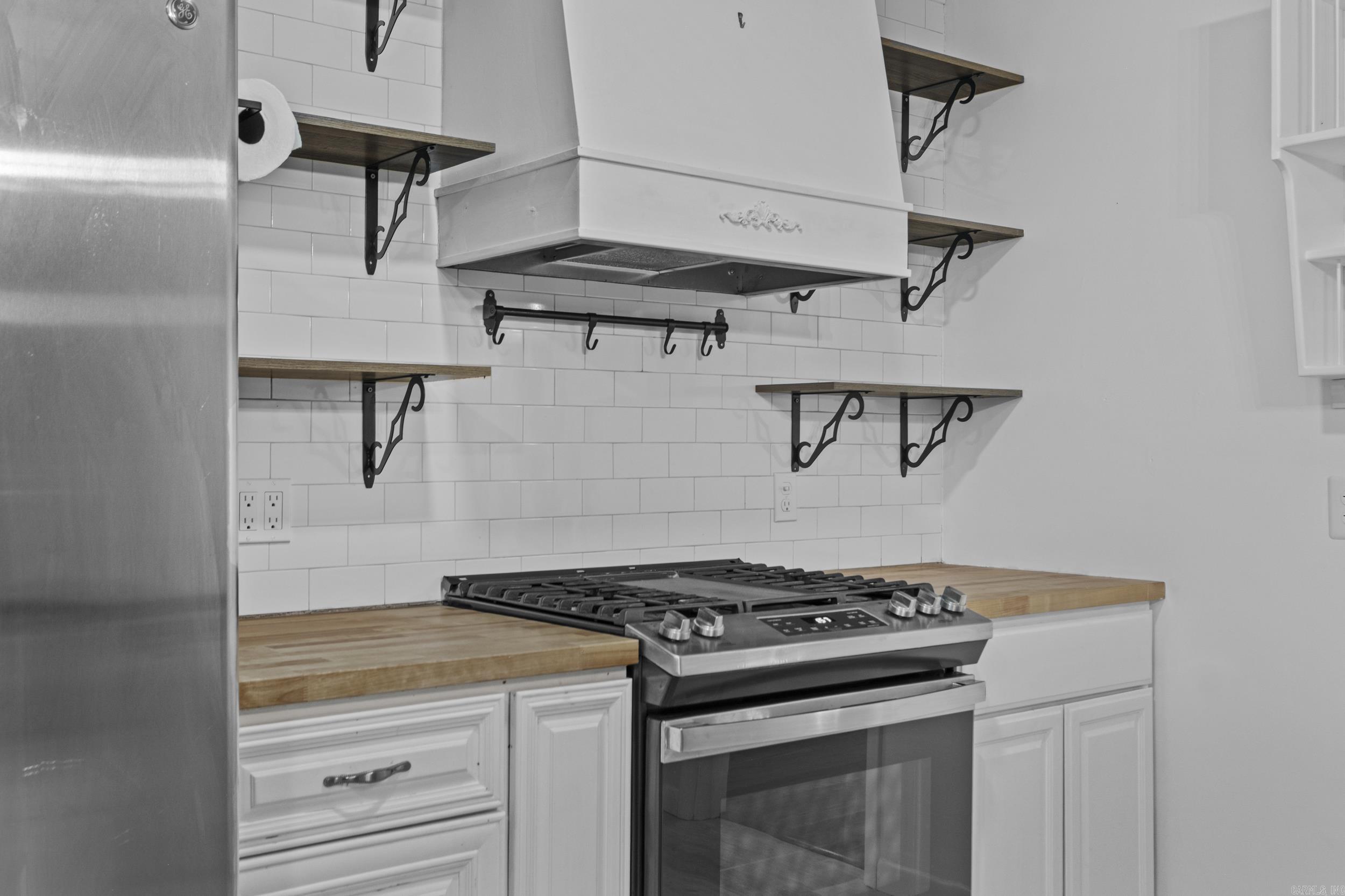 INDIAN HILLS - Residential