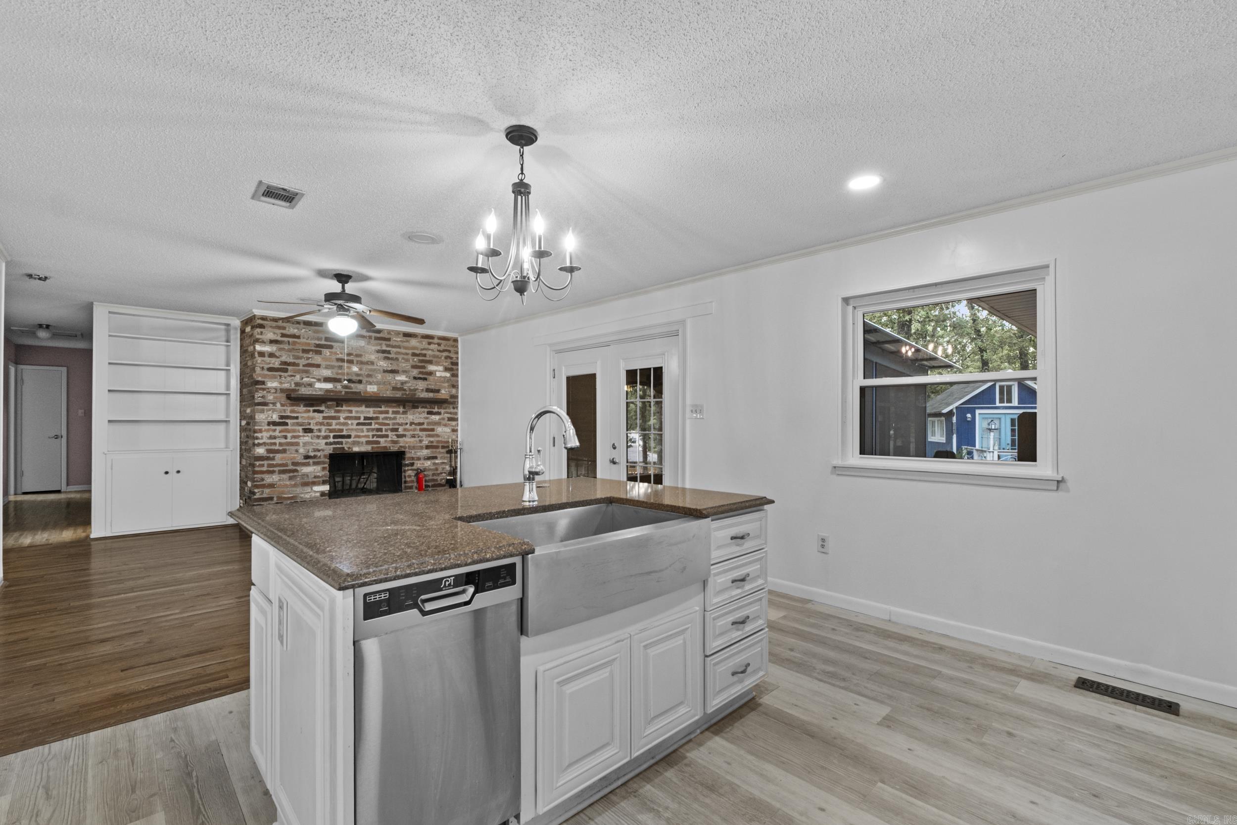 INDIAN HILLS - Residential