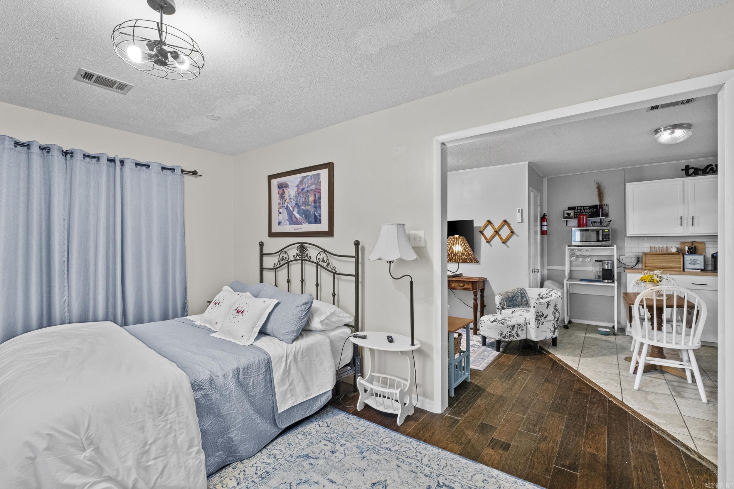 INDIAN HILLS - Residential