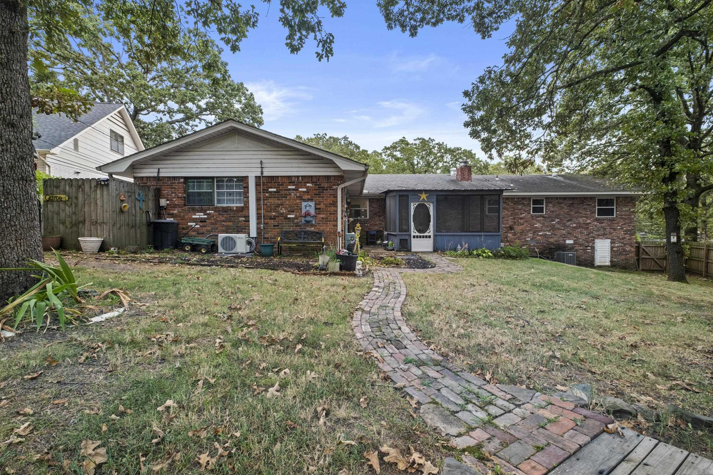 INDIAN HILLS - Residential