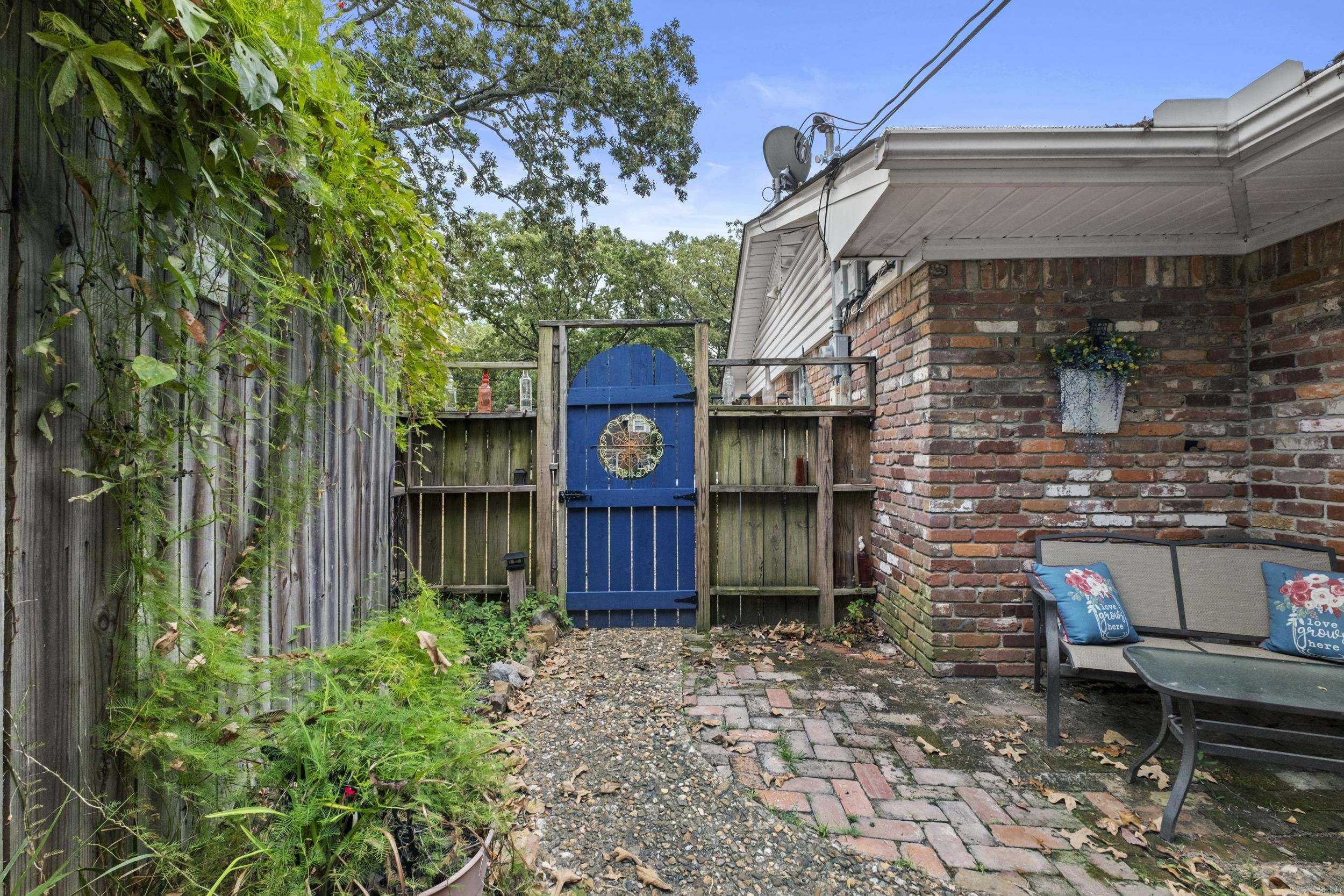 INDIAN HILLS - Residential