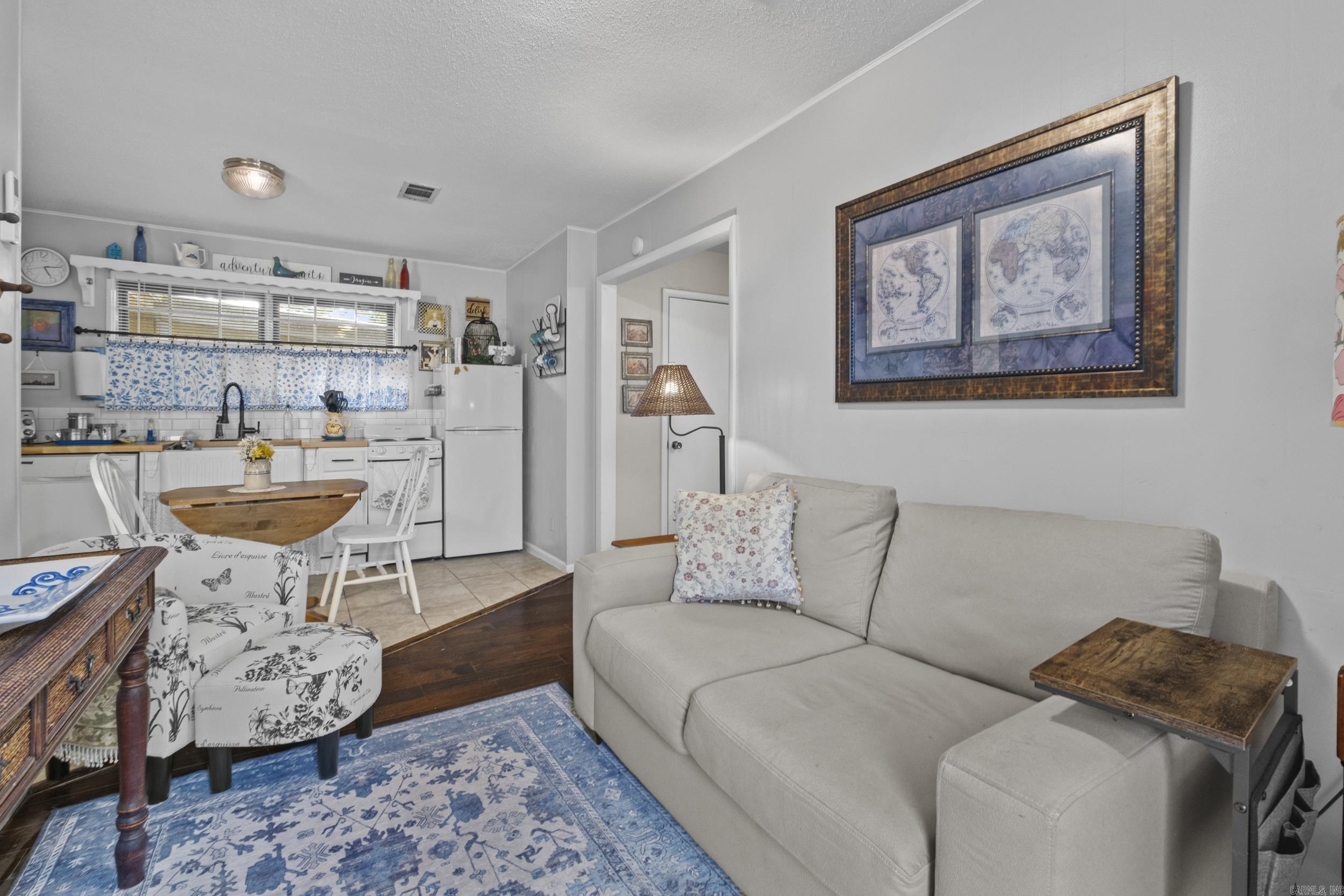 INDIAN HILLS - Residential