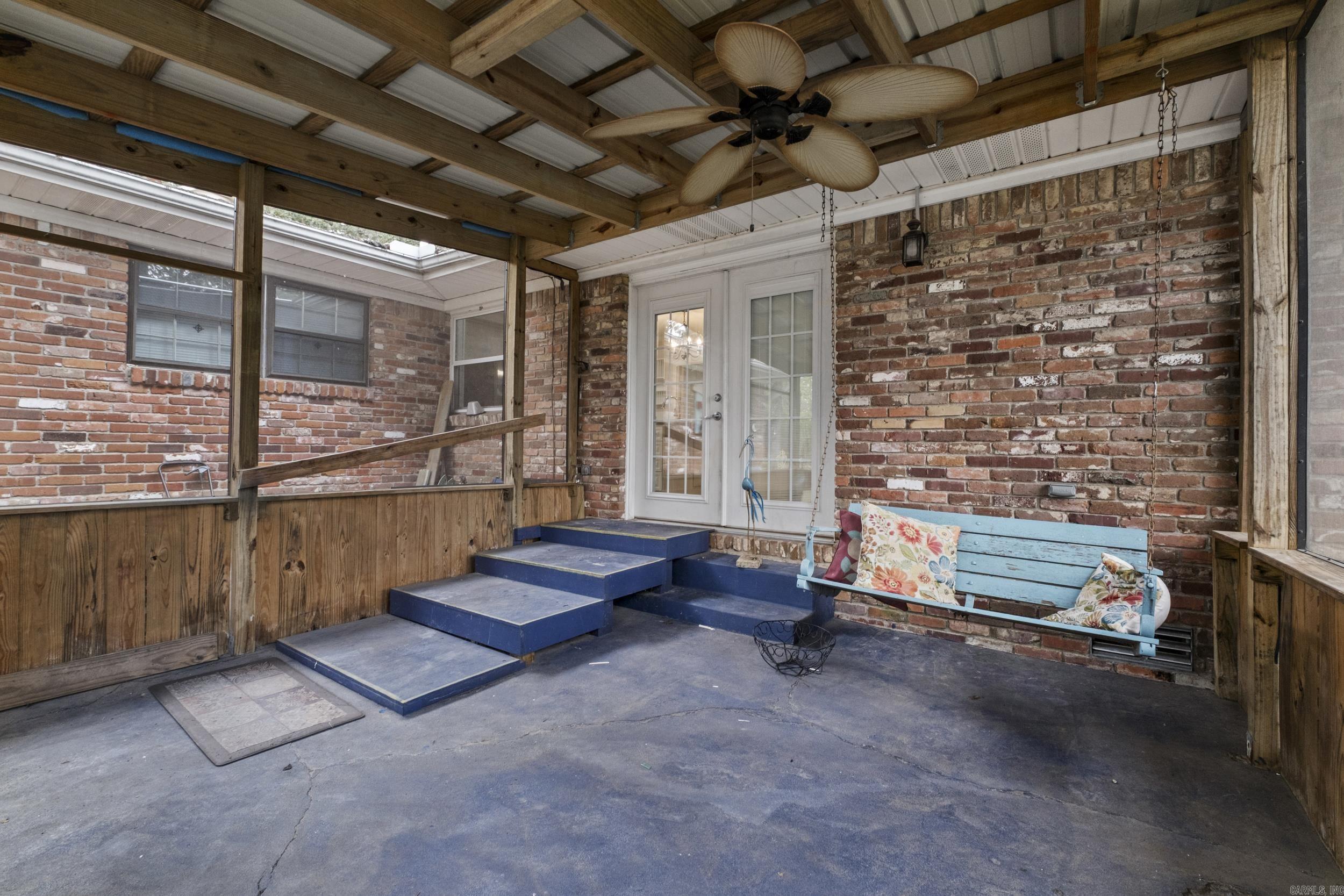 INDIAN HILLS - Residential