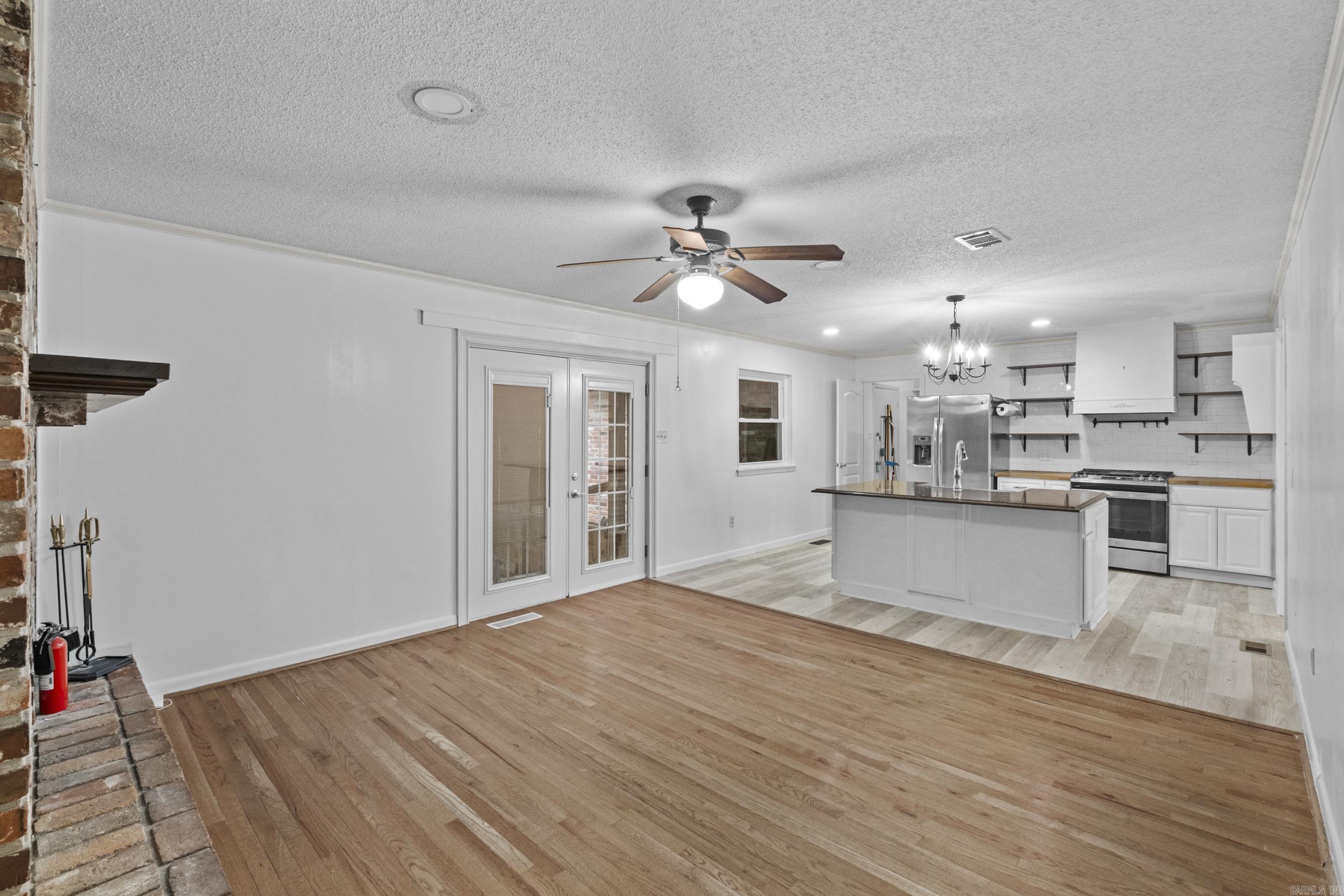 INDIAN HILLS - Residential