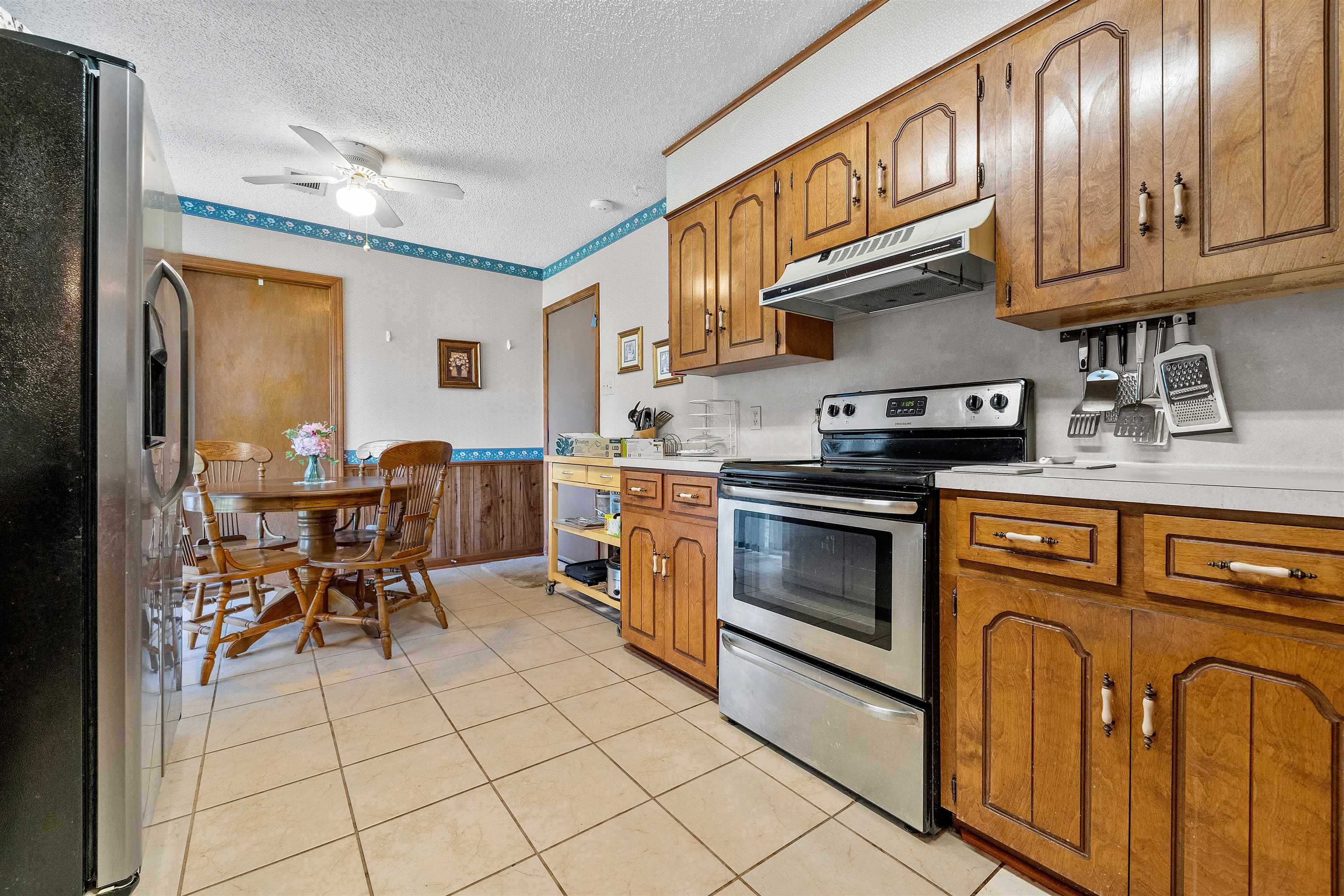 WOODLAND HILLS - Residential