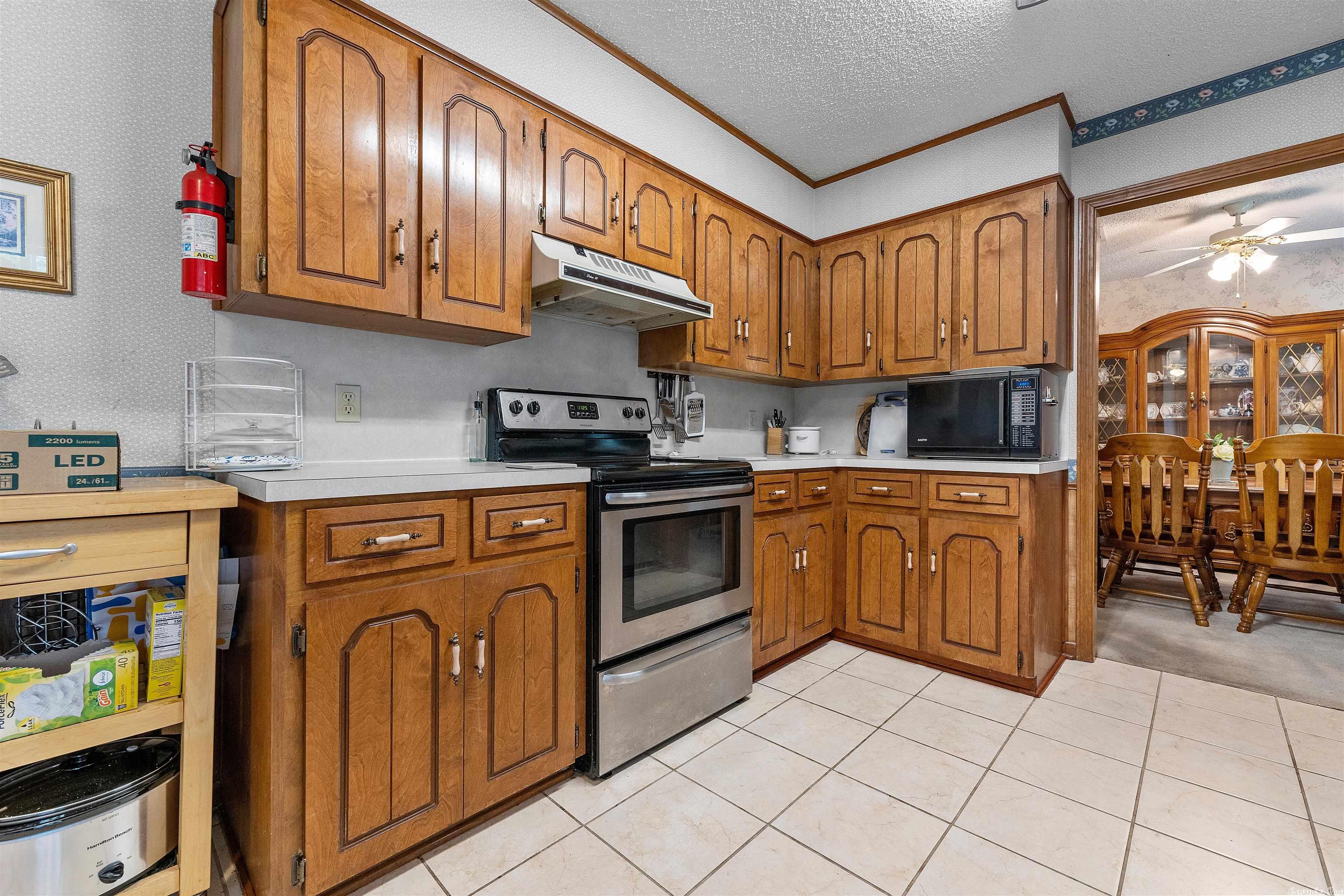 WOODLAND HILLS - Residential