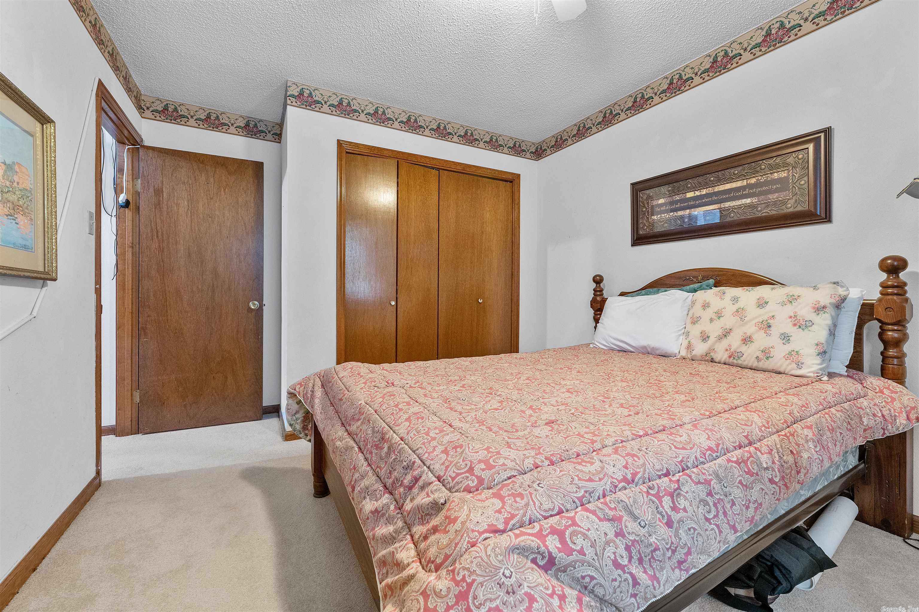 WOODLAND HILLS - Residential