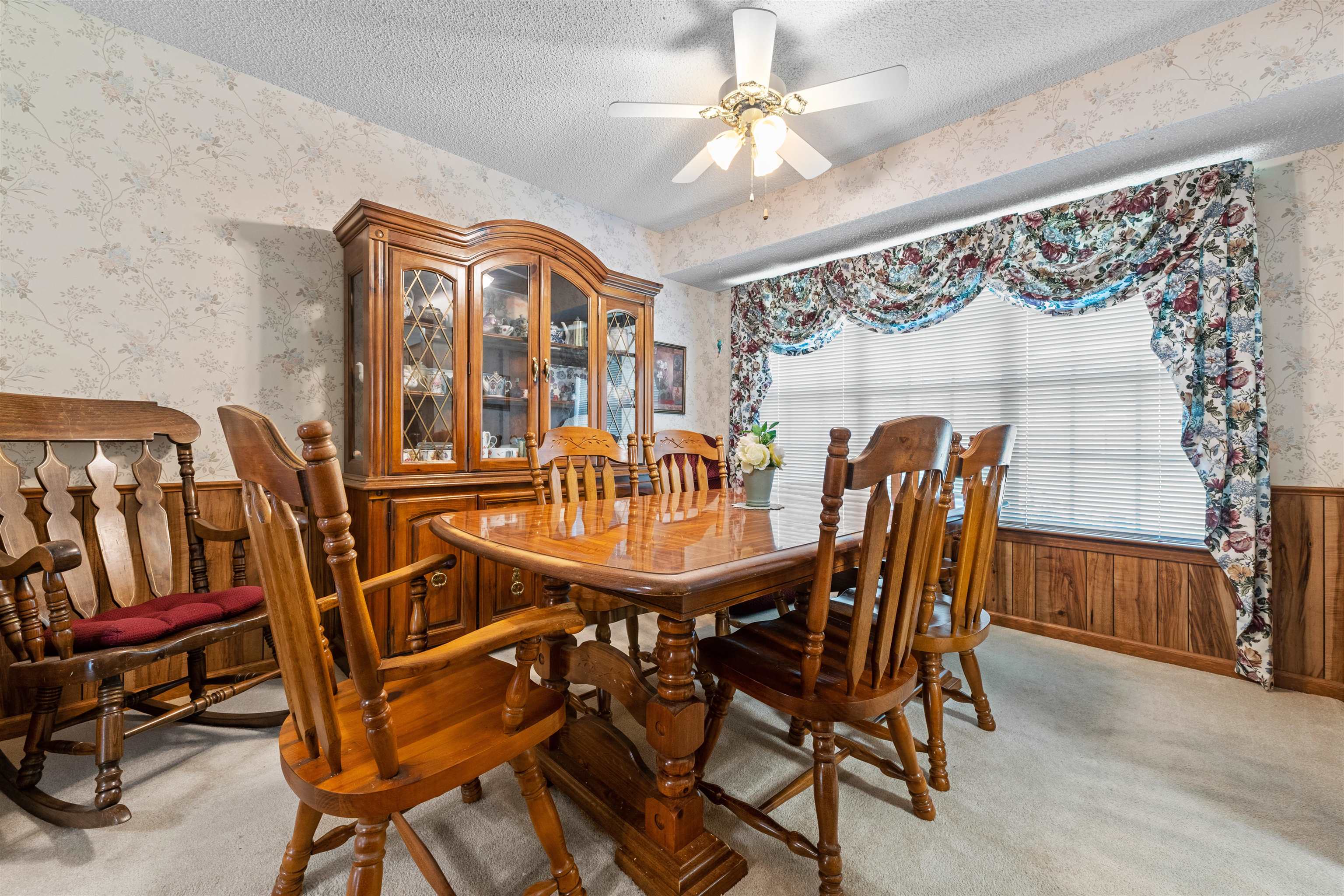 WOODLAND HILLS - Residential