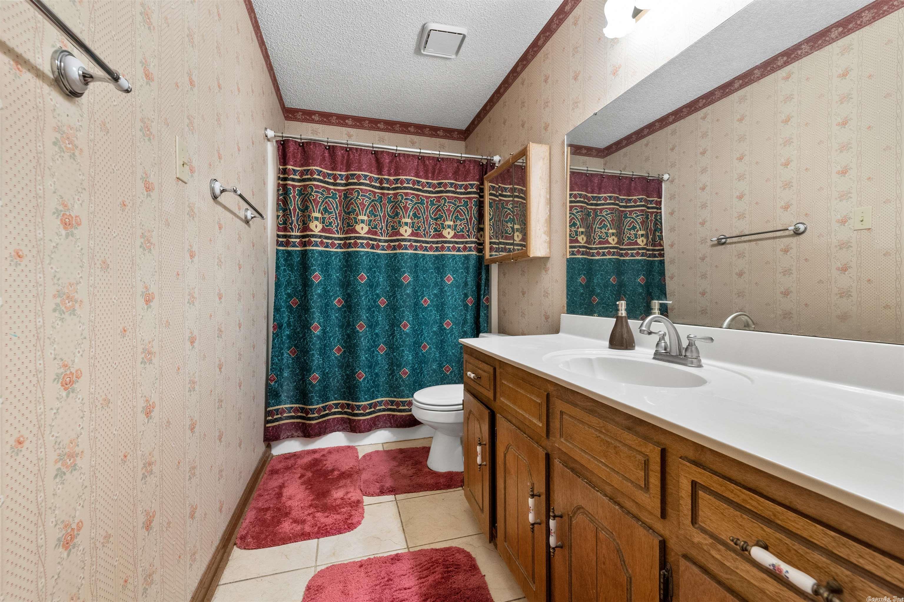 WOODLAND HILLS - Residential