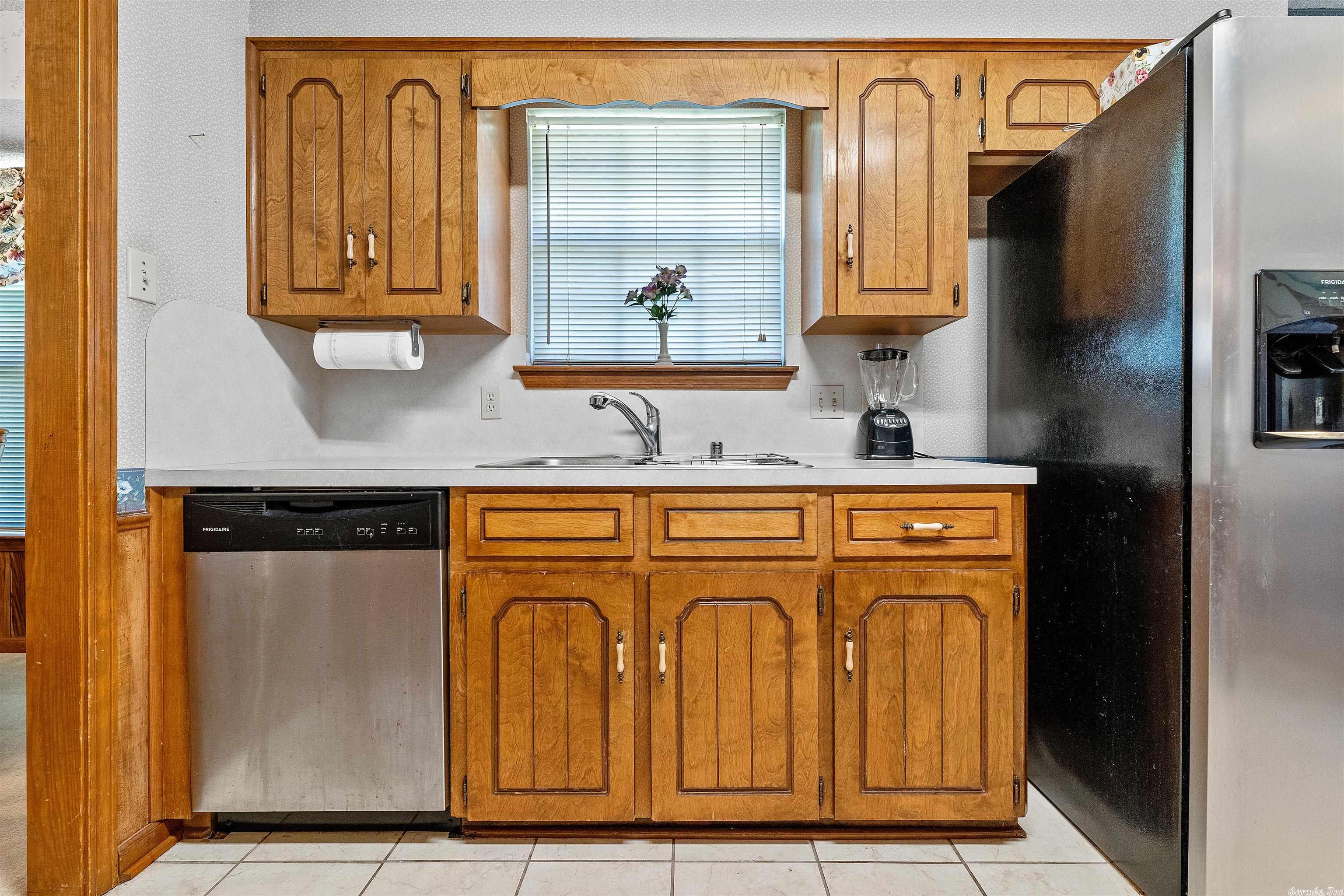 WOODLAND HILLS - Residential