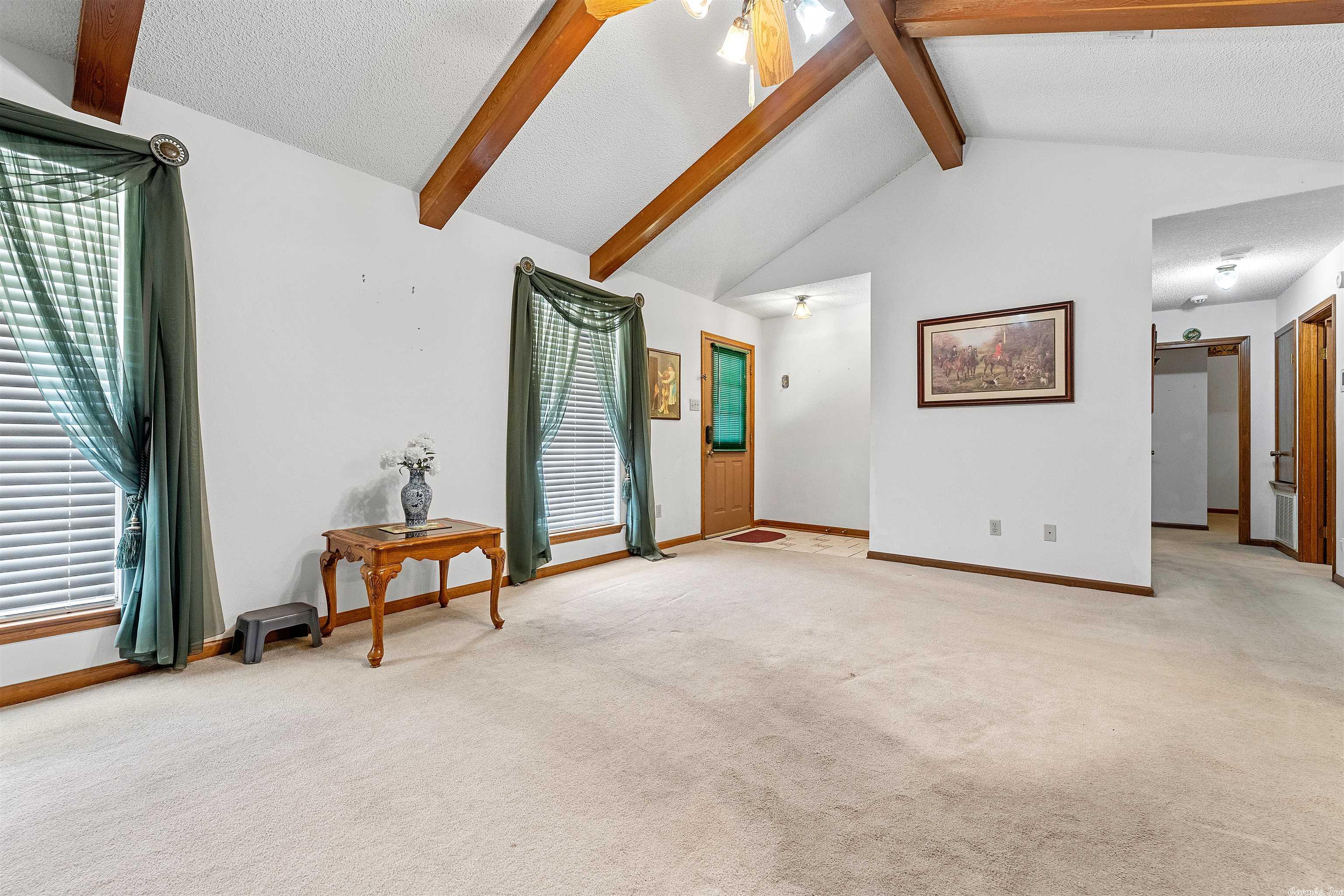 WOODLAND HILLS - Residential