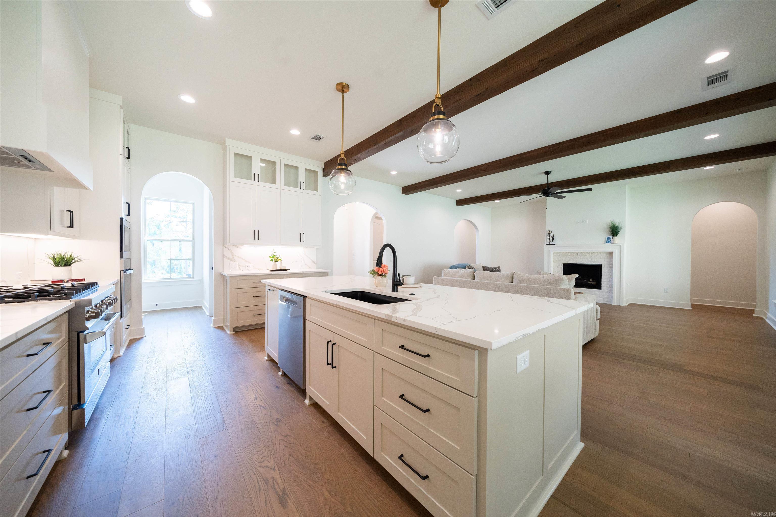 BEAR DEN ESTATES - Residential