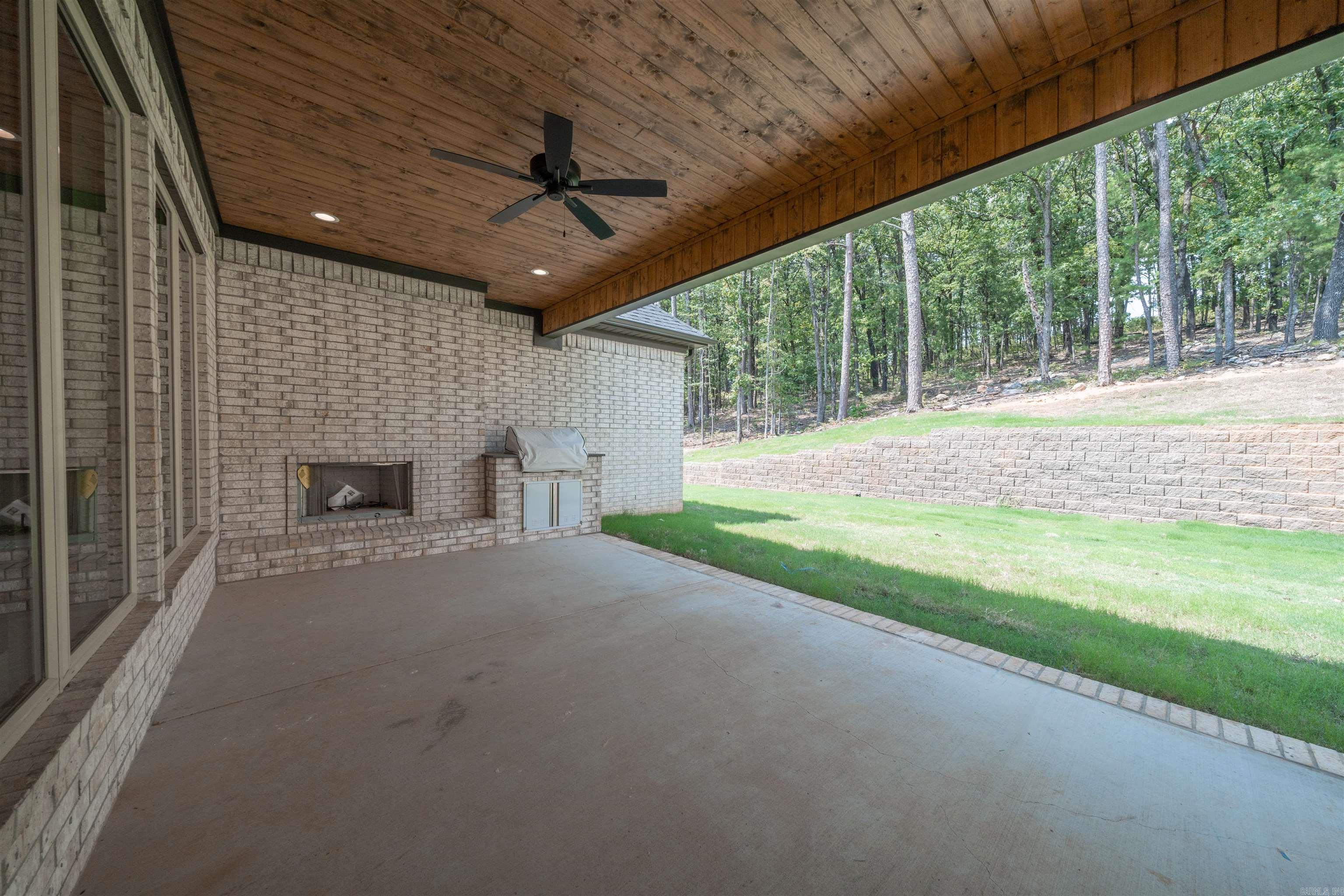 BEAR DEN ESTATES - Residential